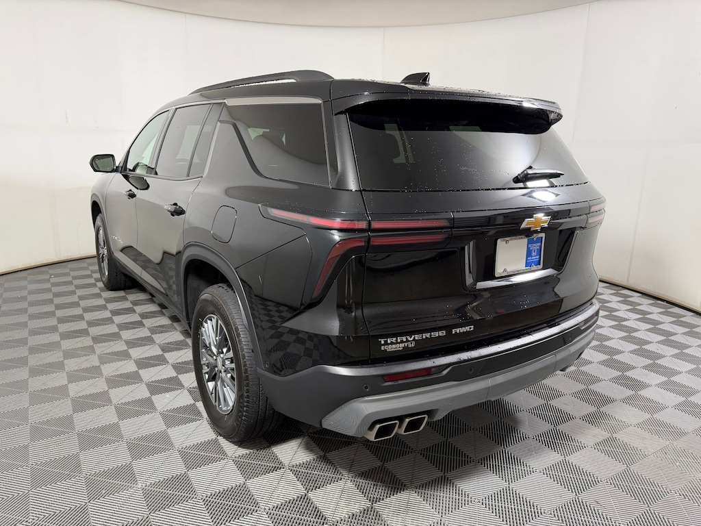 Used 2025 Chevrolet Traverse AWD LT SUV