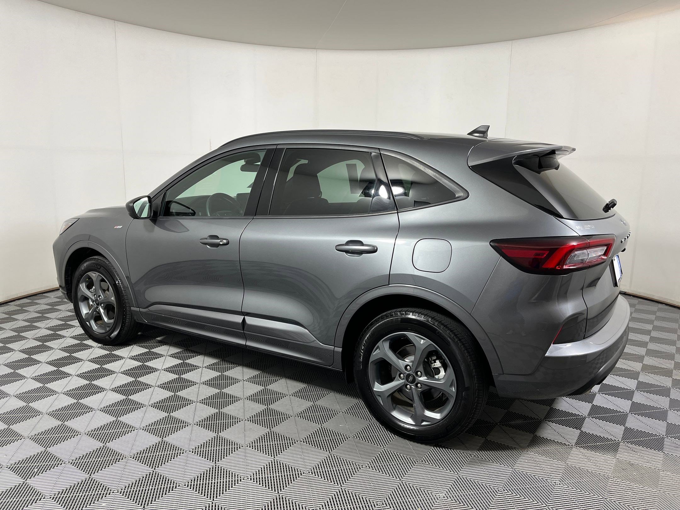 2024 Ford Escape ST-Line photo 3