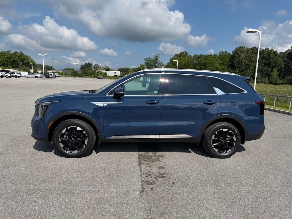 Used 2025 Kia Sorento S SUV