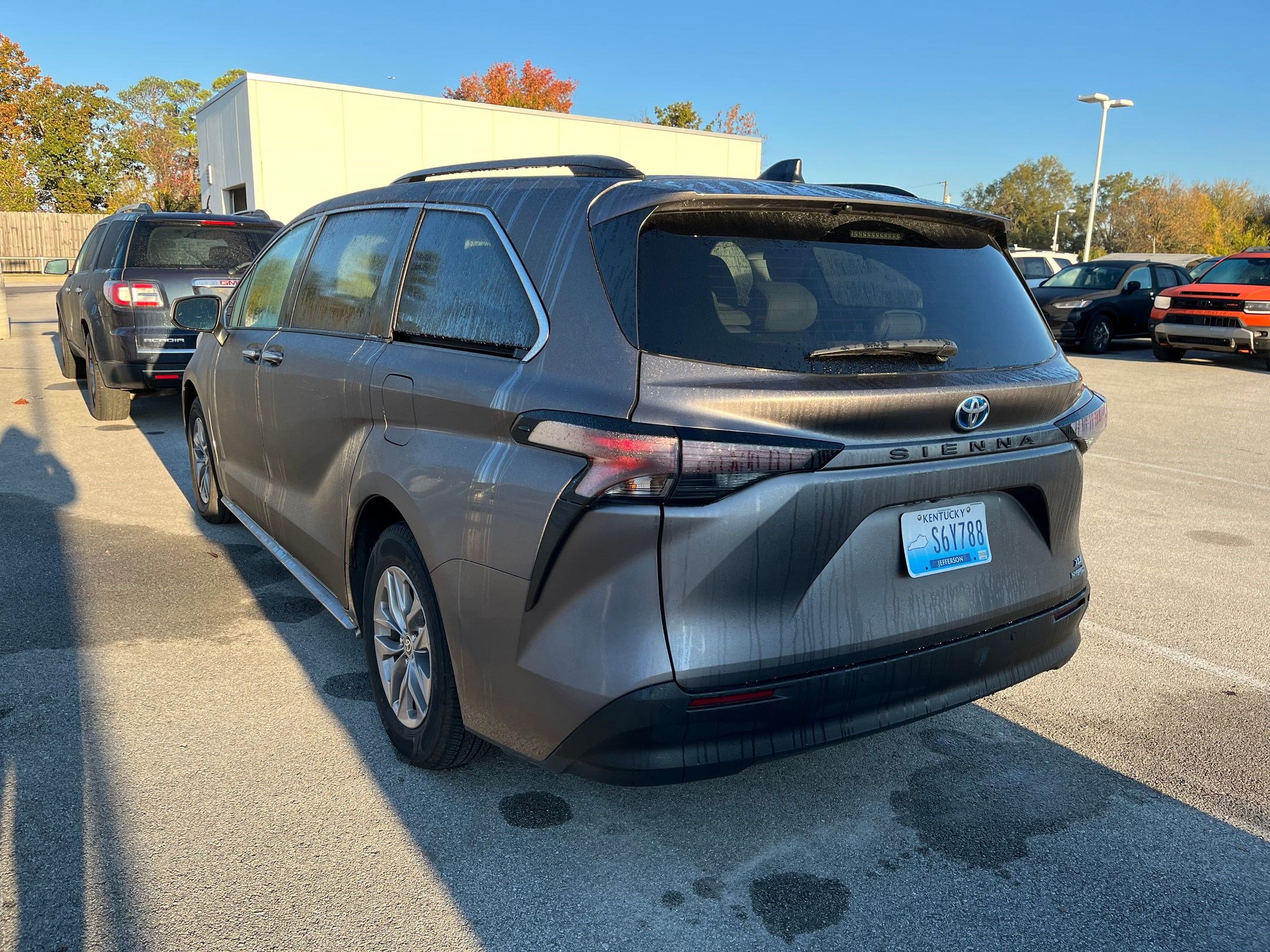 2024 Toyota Sienna XLE photo 3