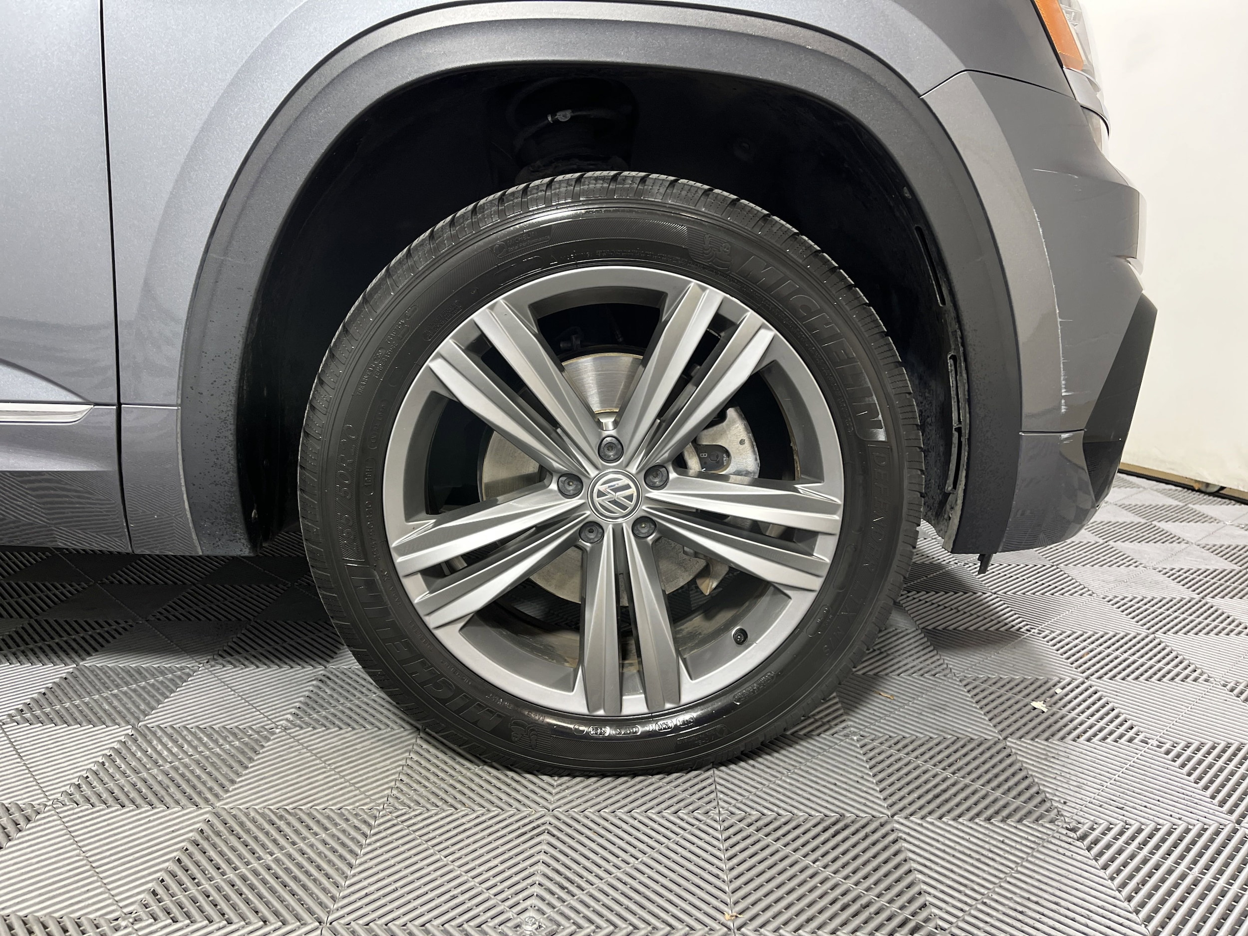 Used 2019 Volkswagen Atlas SE R-Line w/Tech with VIN 1V2XR2CAXKC503927 for sale in Chattanooga, TN