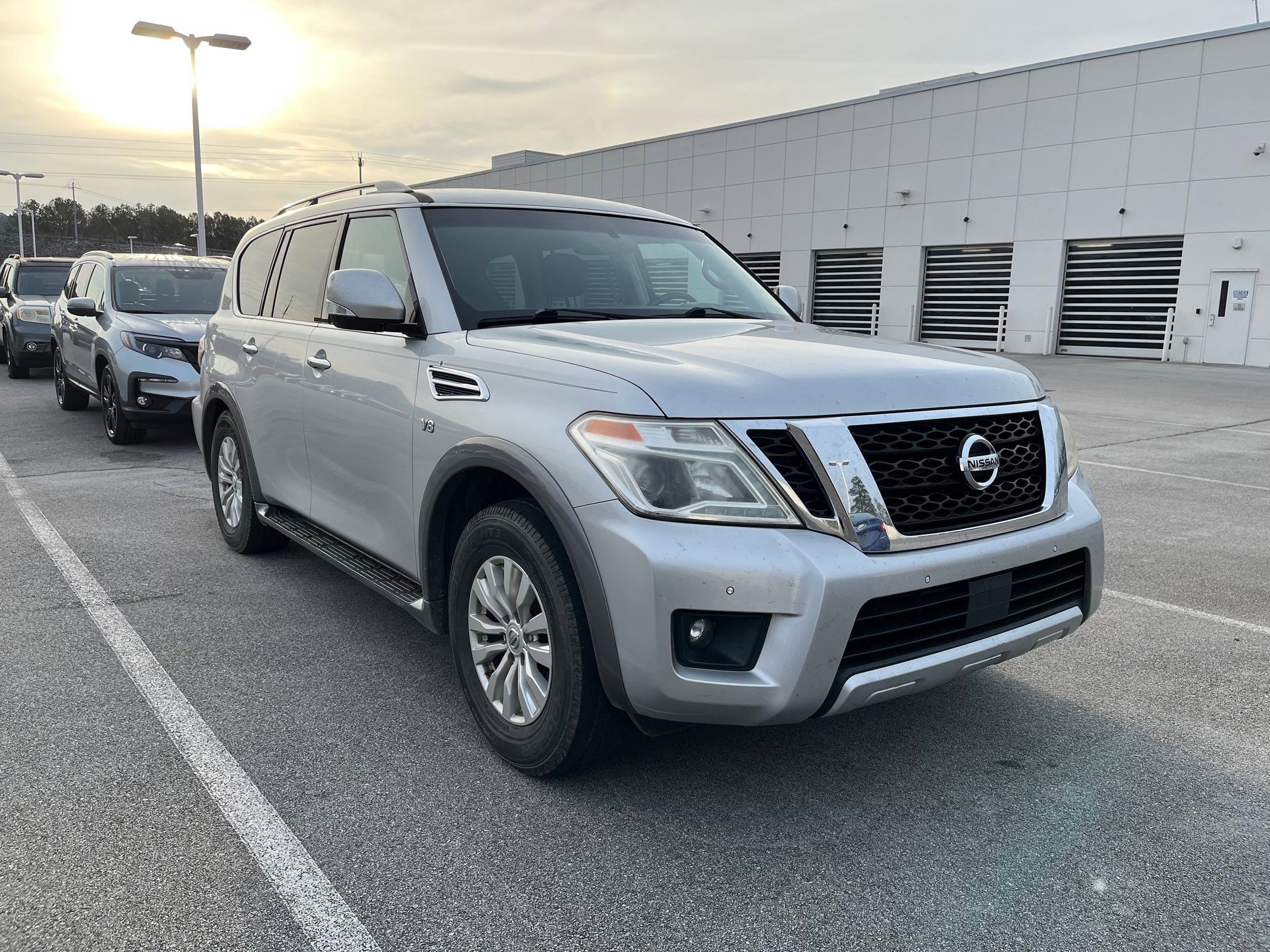 2017 Nissan Armada SV photo 3