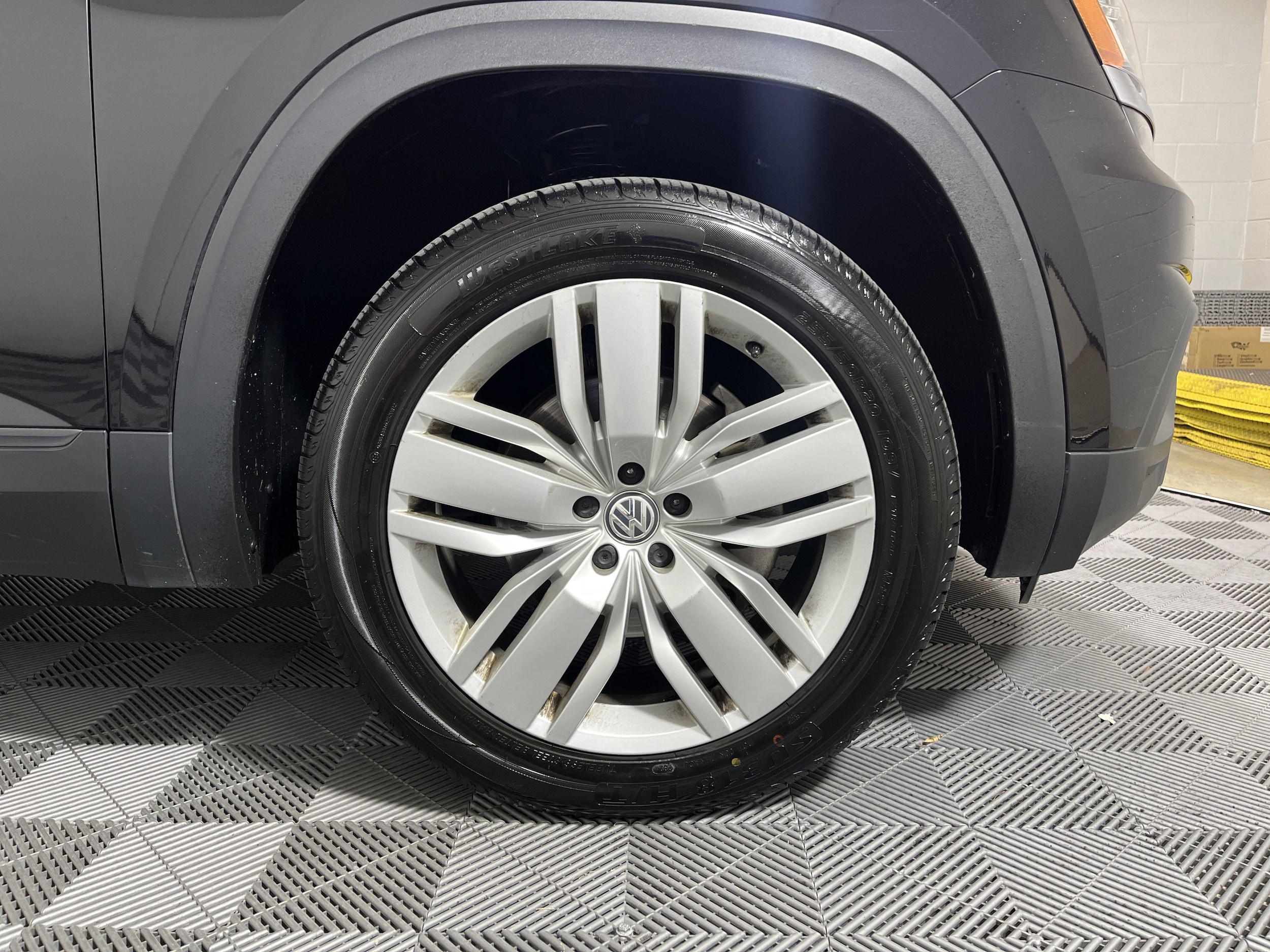 Used 2020 Volkswagen Atlas SE w/Tech with VIN 1V2UR2CA8LC505454 for sale in Chattanooga, TN