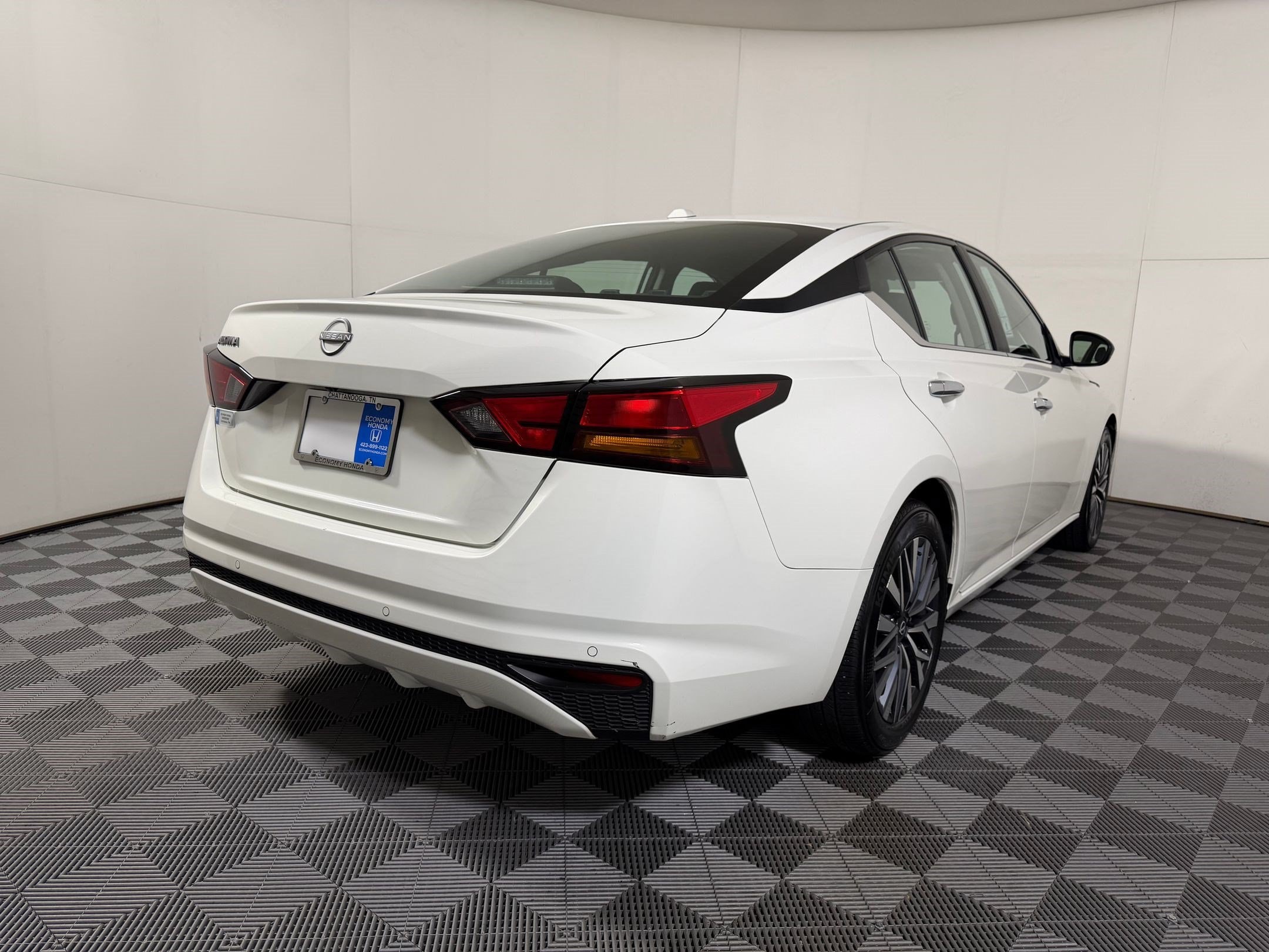 2025 Nissan Altima SV - Photo 21