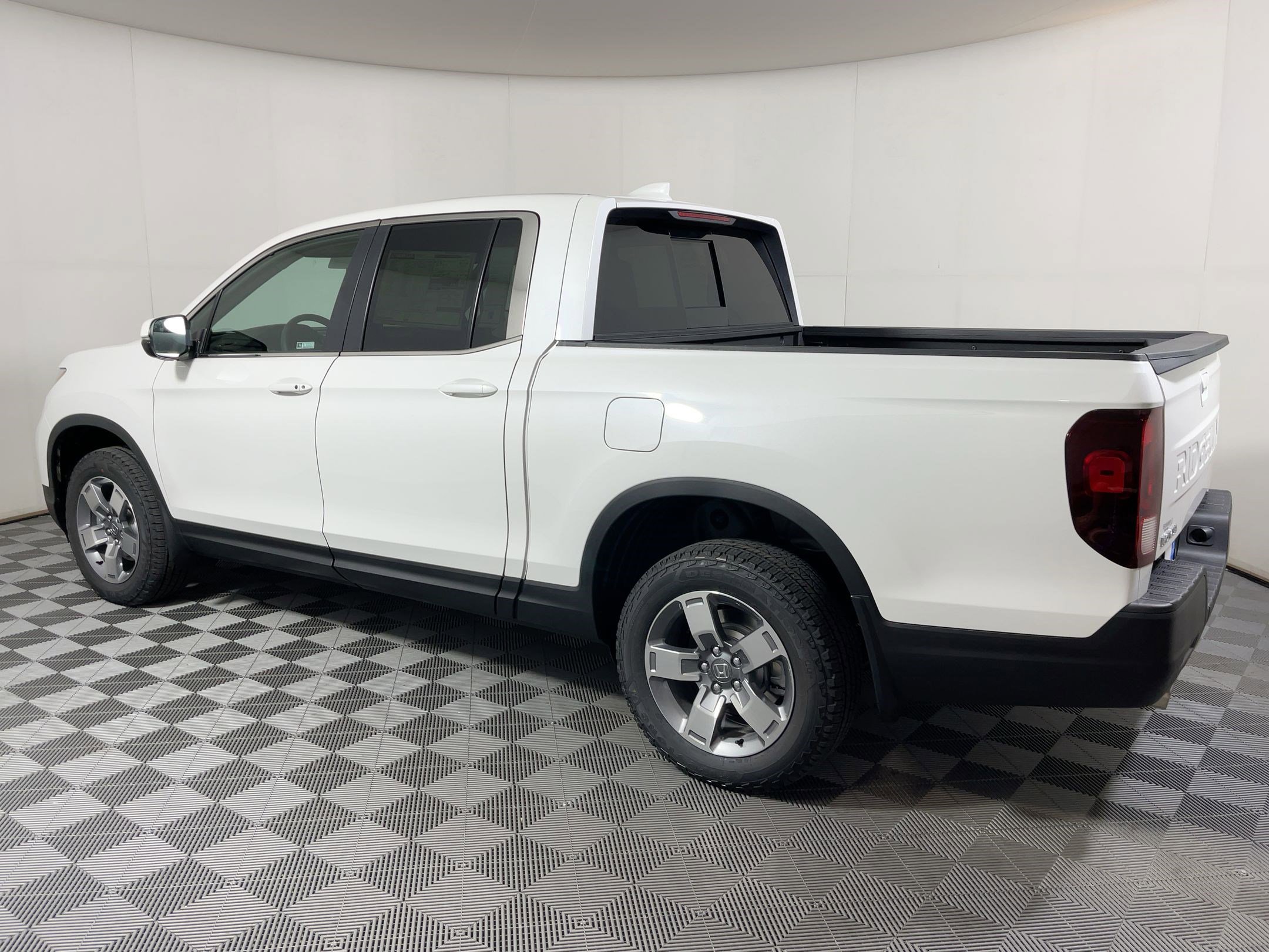 2026 Honda Ridgeline RTL photo 2