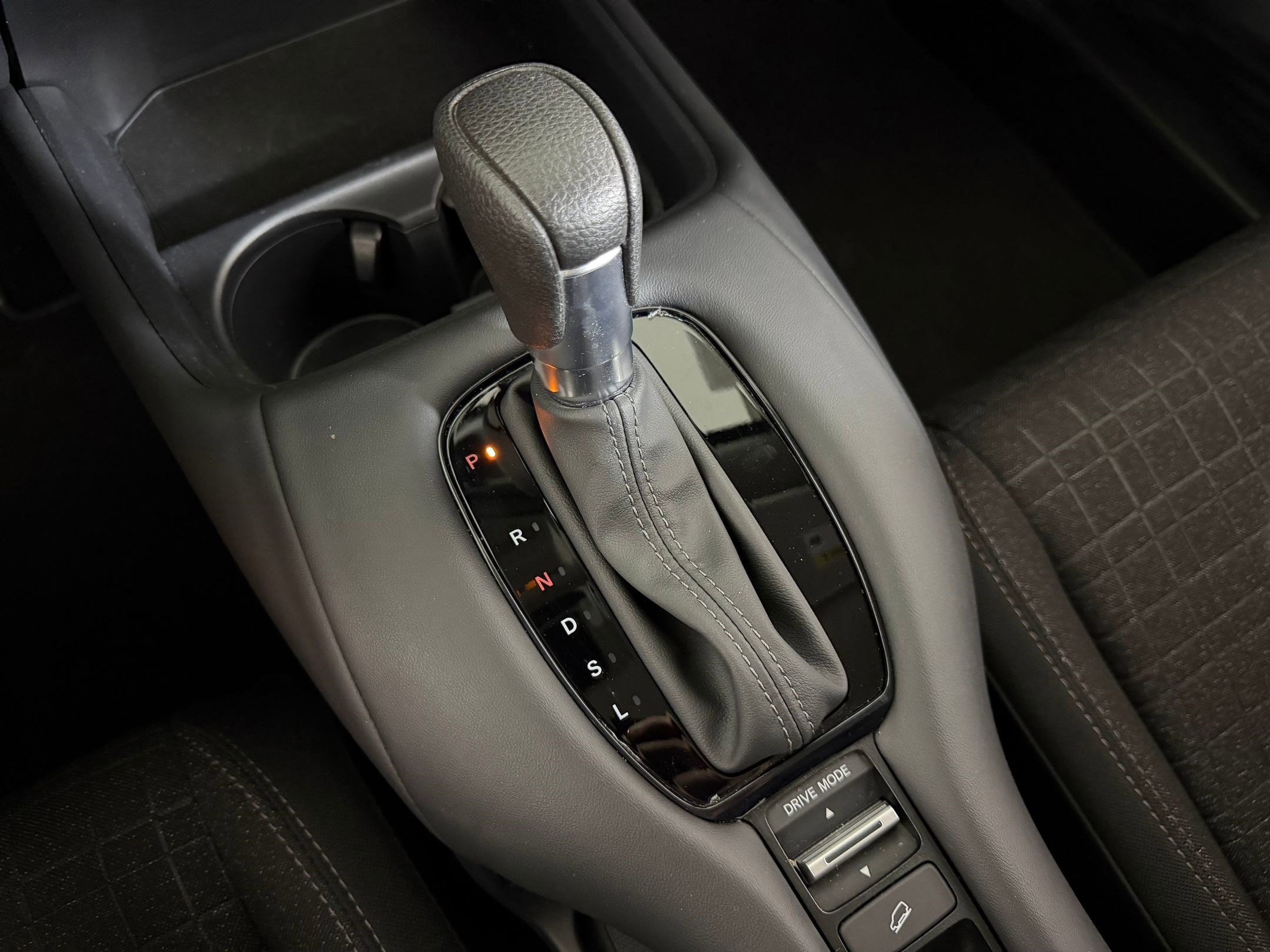 2025 Honda HR-V LX - Photo 14