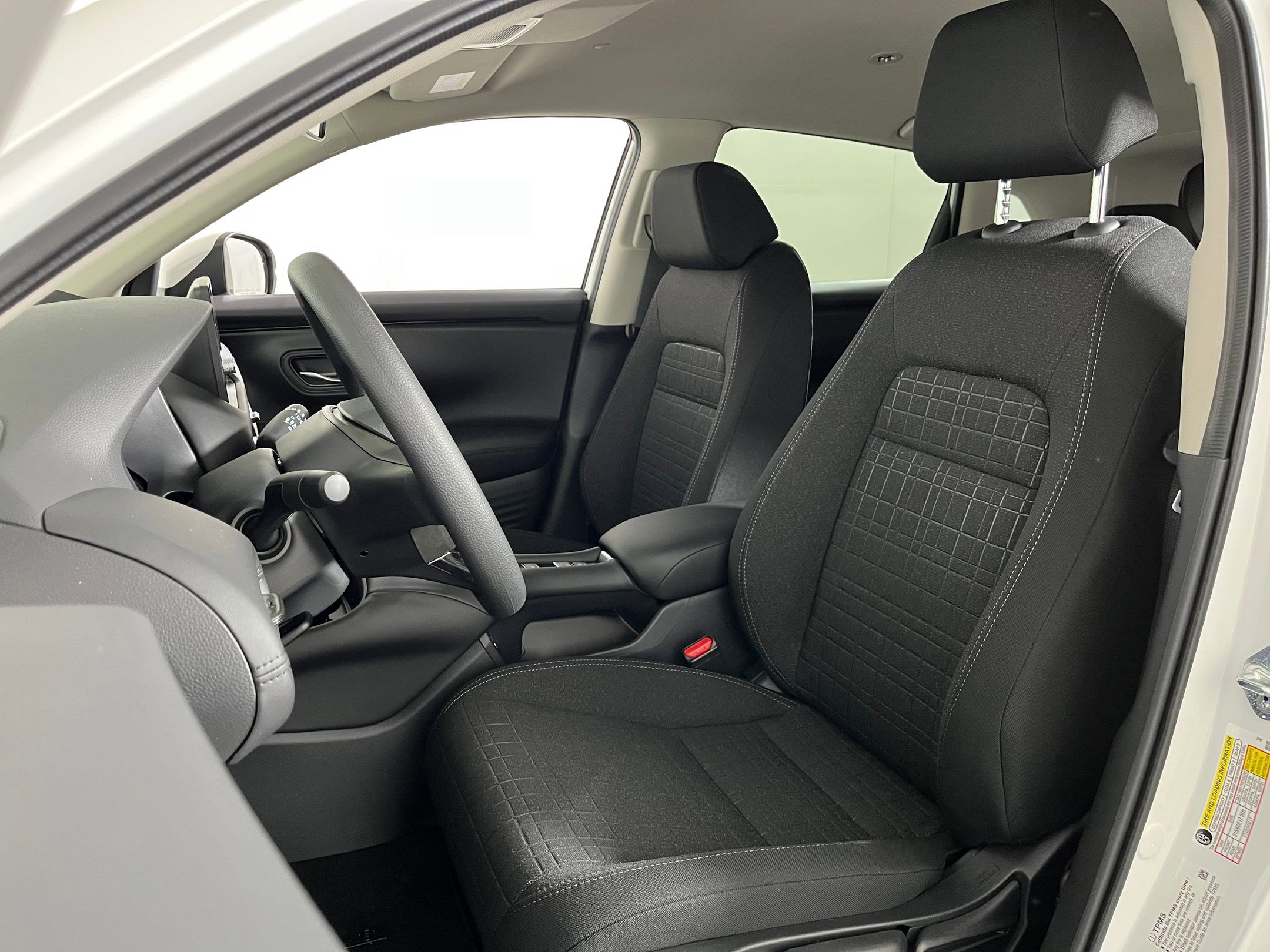 2026 Honda HR-V LX photo 4