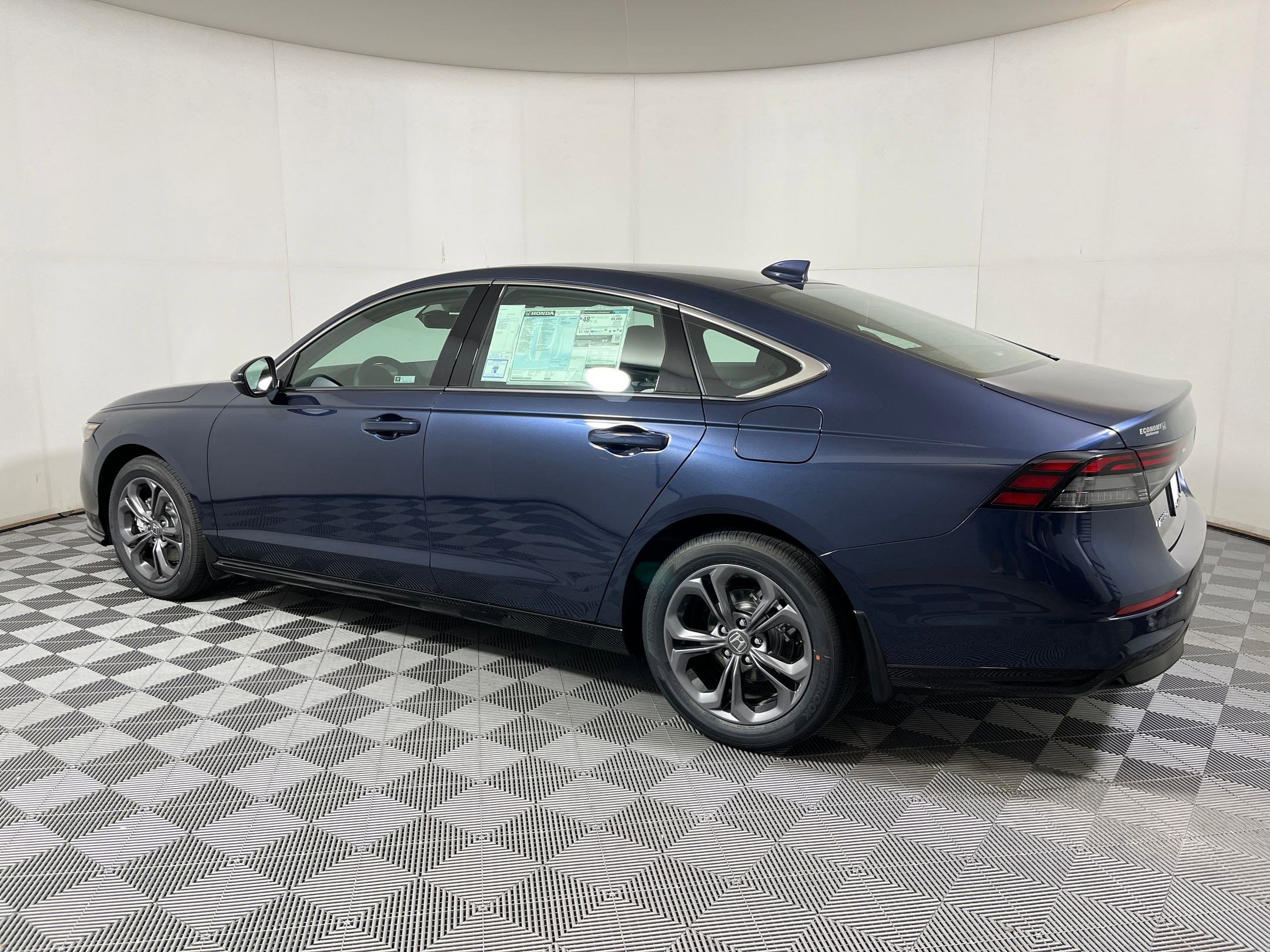 2025 Honda Accord Hybrid EX-L photo 2