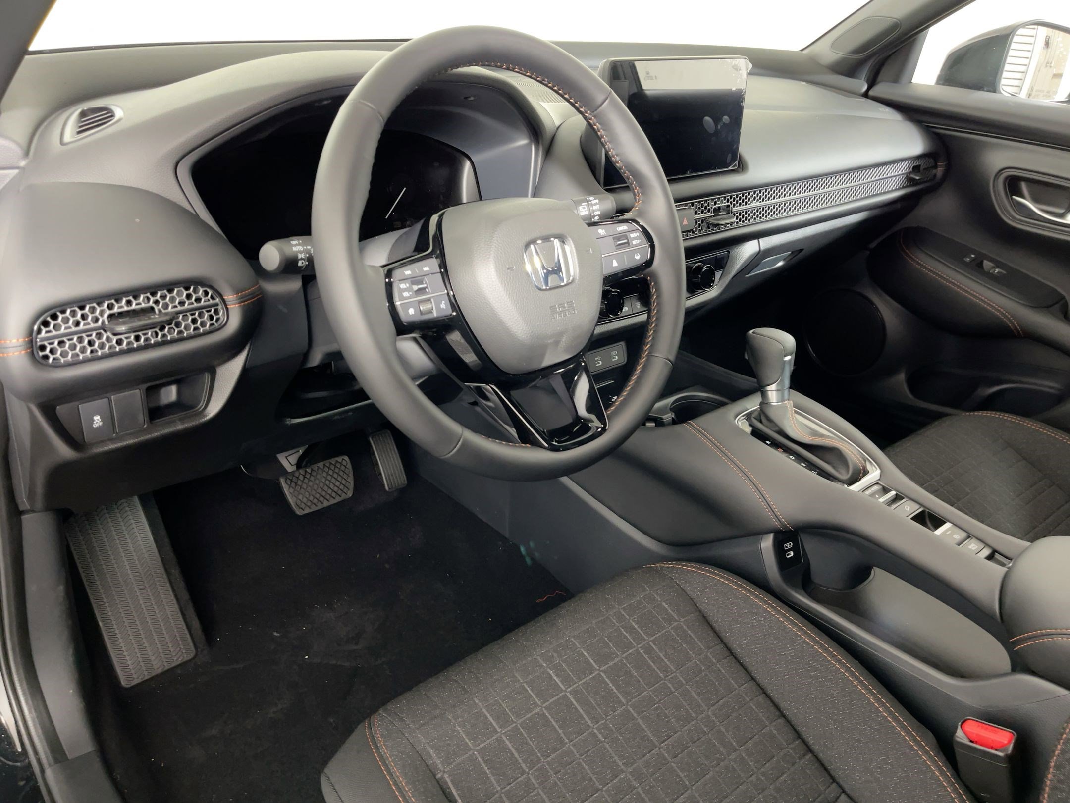 2026 Honda HR-V Sport photo 3