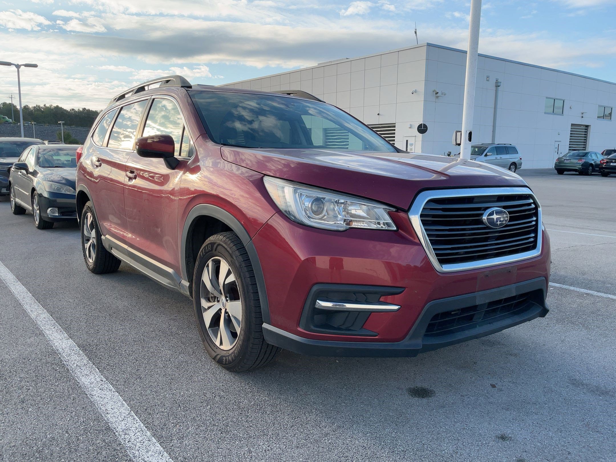 2019 Subaru Ascent Premium photo 3