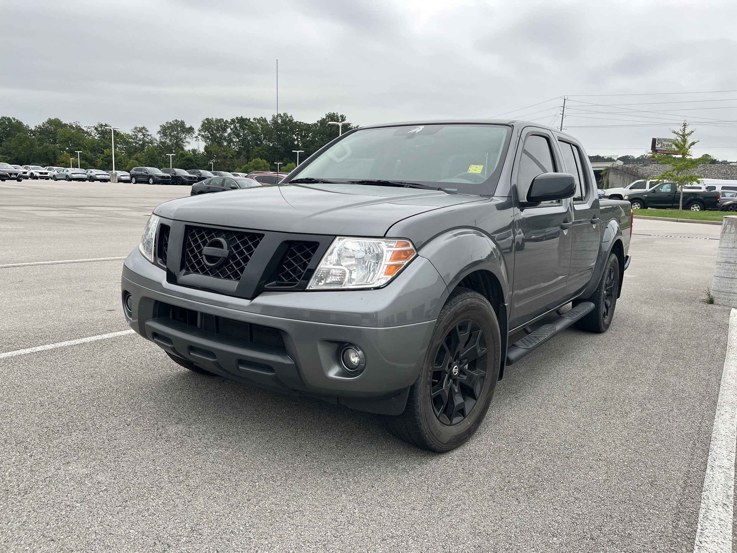 2020 Nissan Frontier SV photo 2