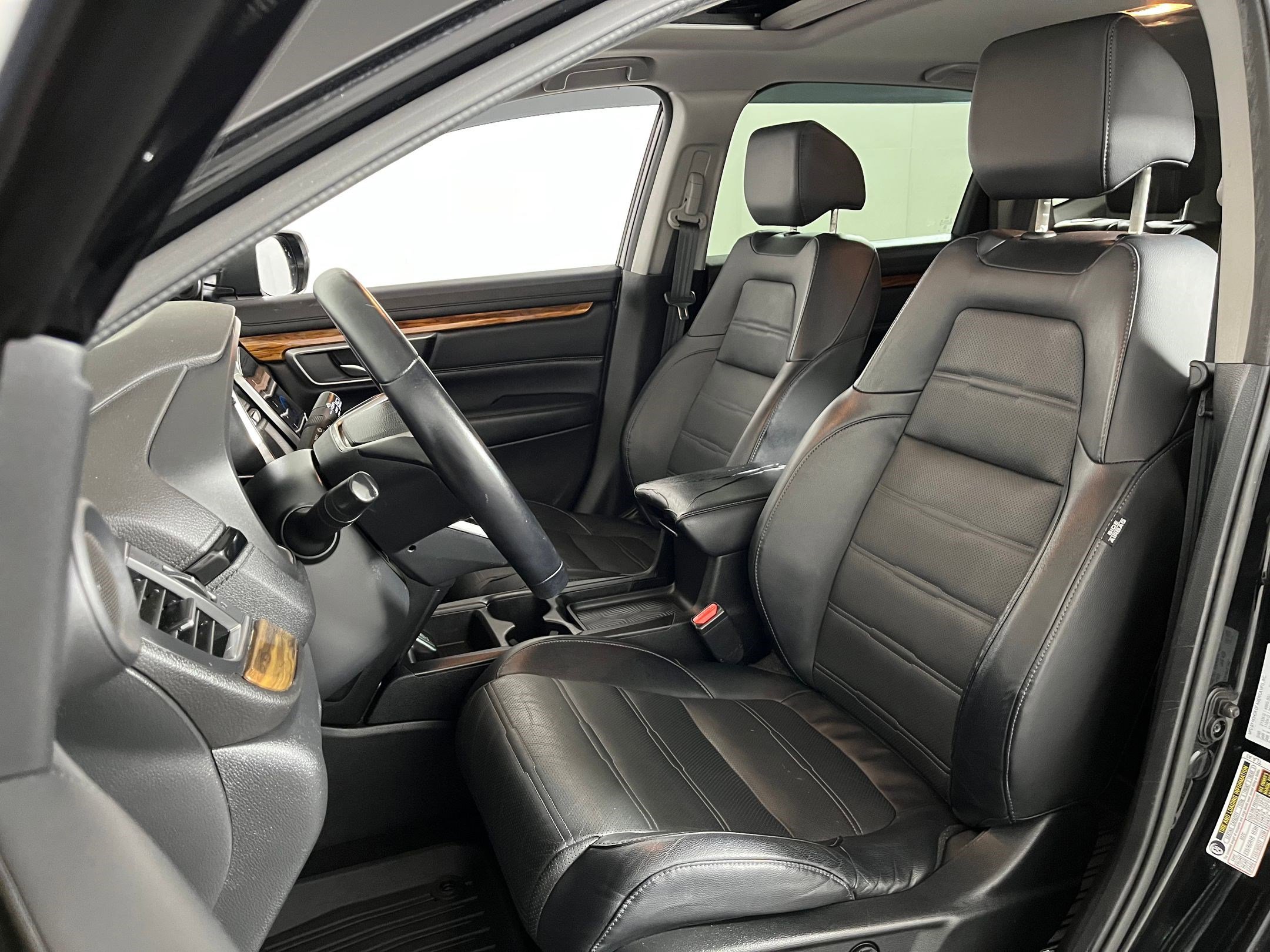 2017 Honda CR-V Touring photo 4