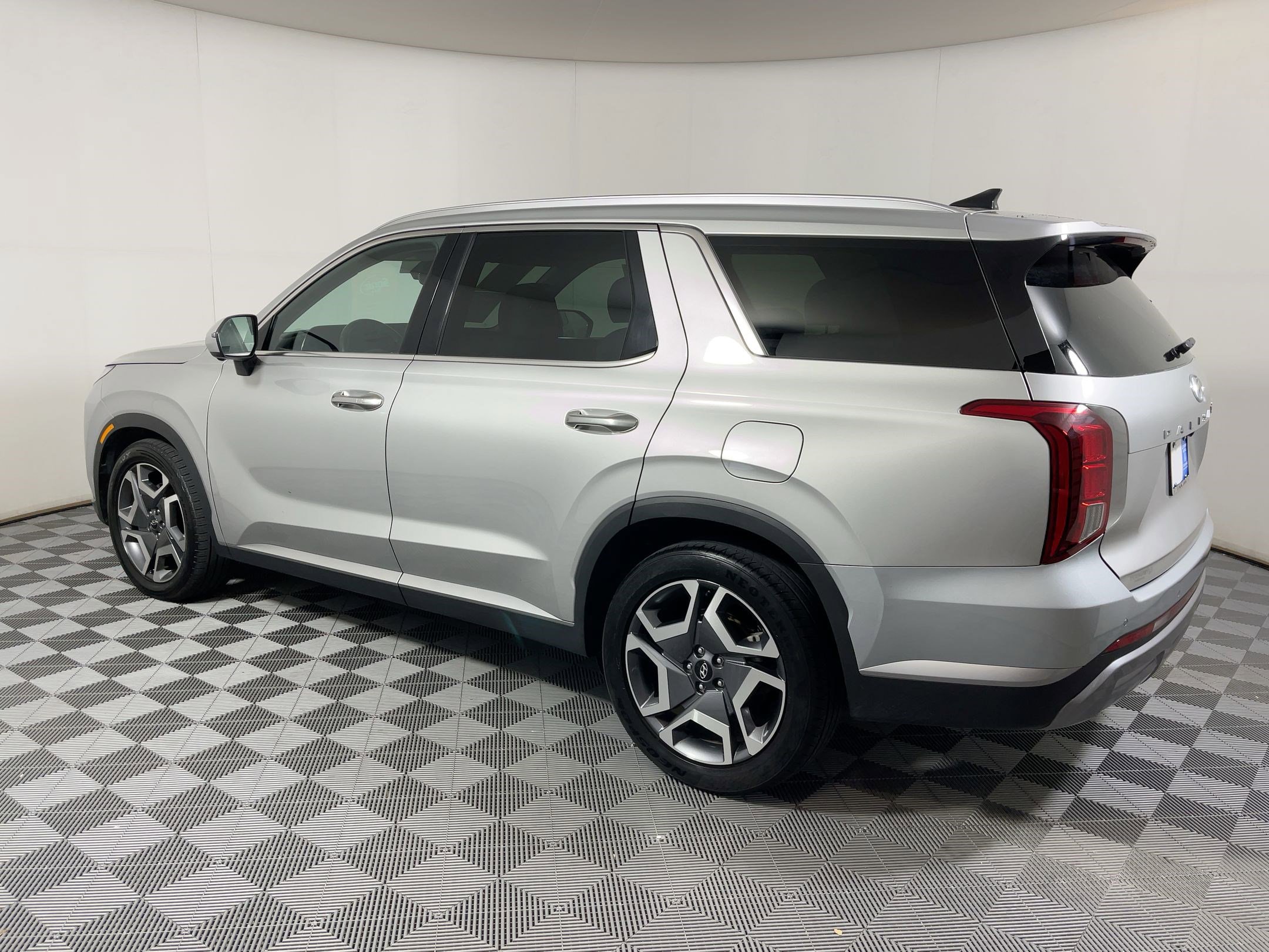 2024 Hyundai Palisade SEL photo 2