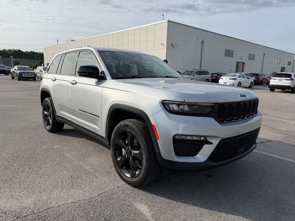 Used 2023 Jeep Grand Cherokee Limited SUV