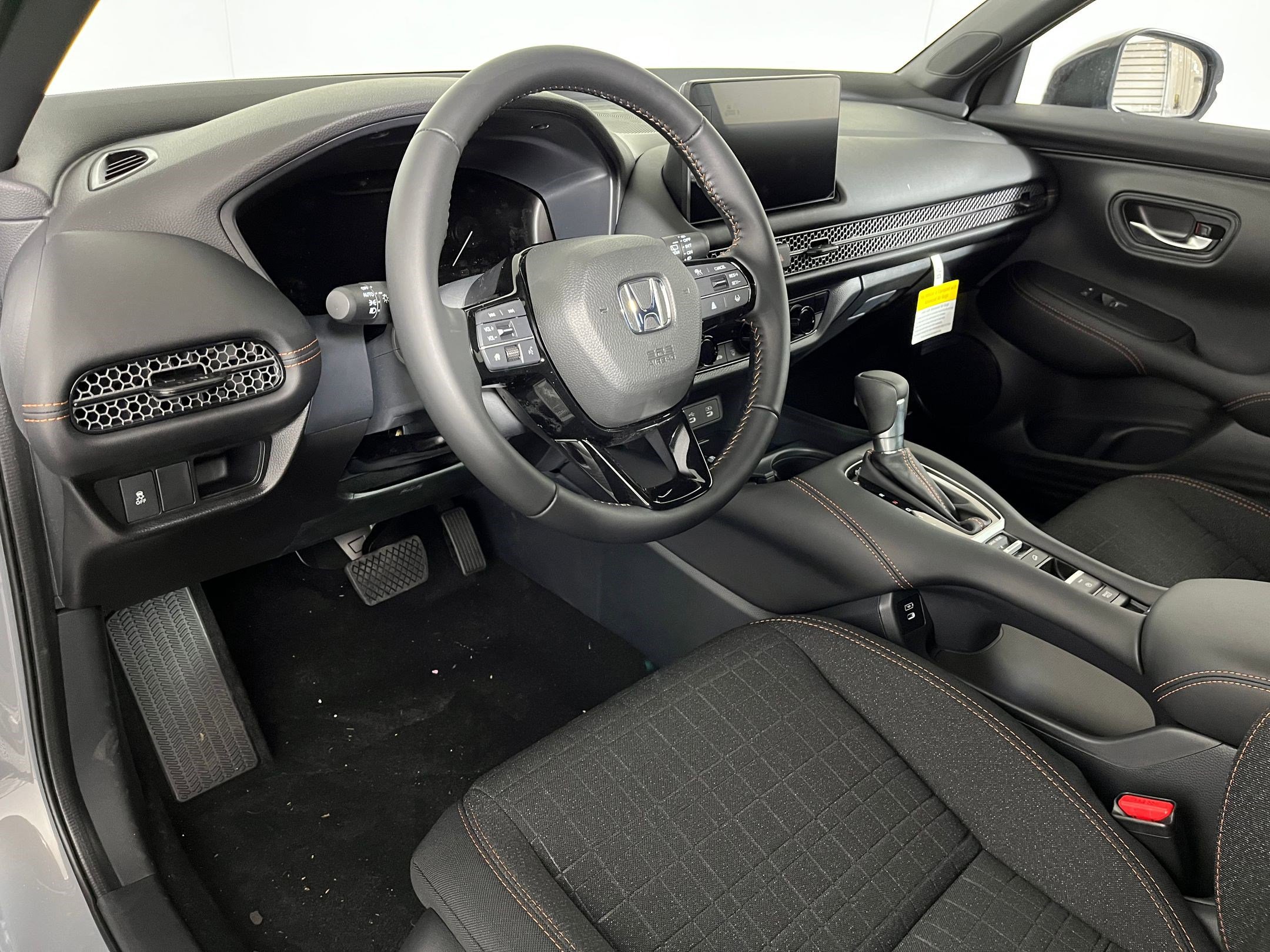 2026 Honda HR-V Sport photo 3