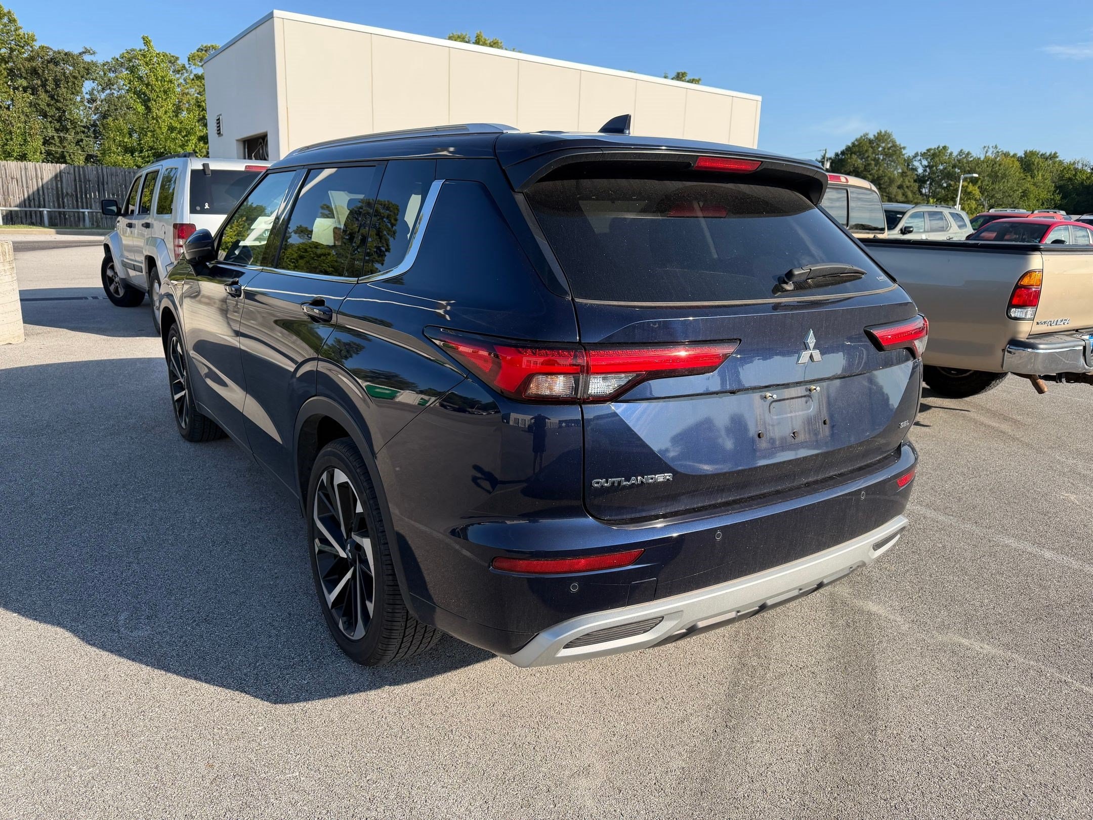 Outlander SEL SUV