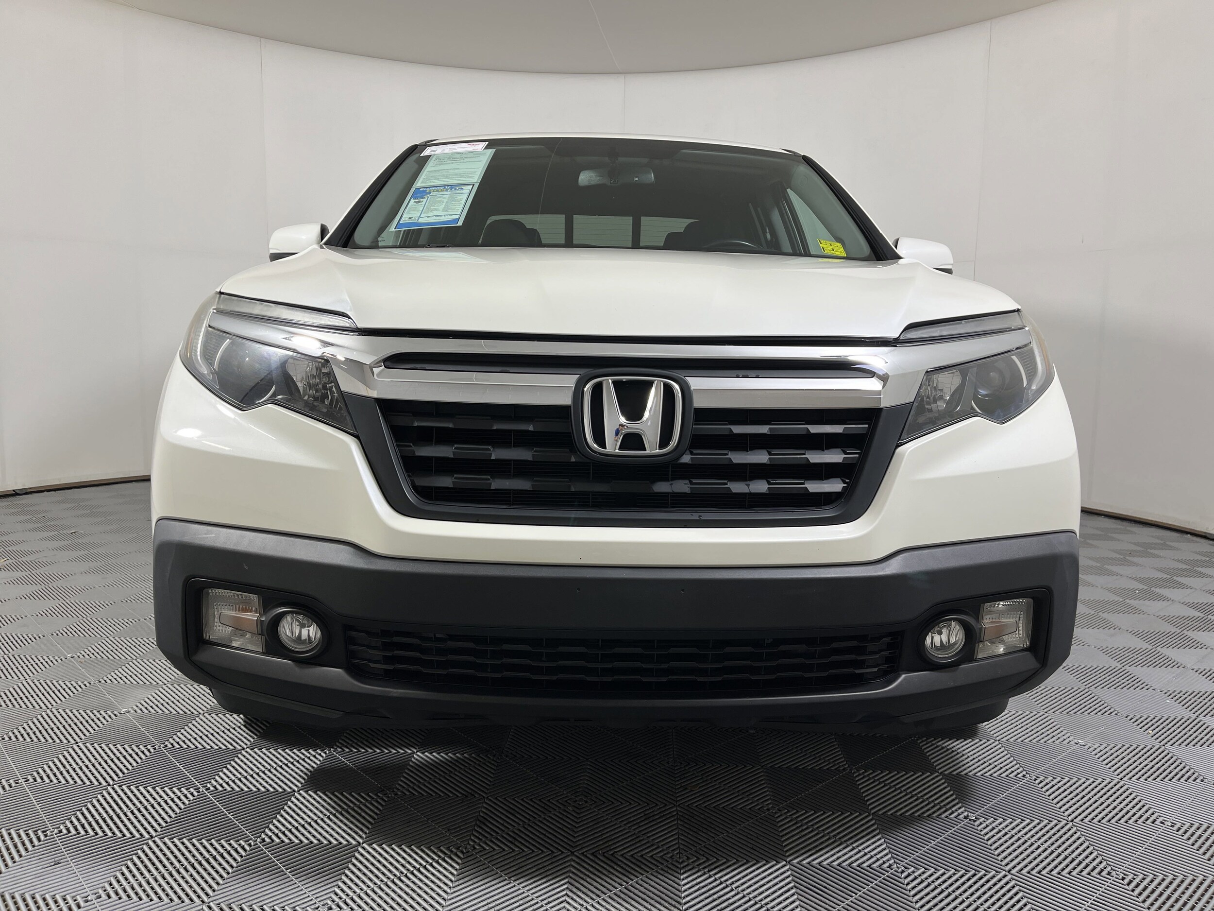 2019 Honda Ridgeline RTL-T photo 3