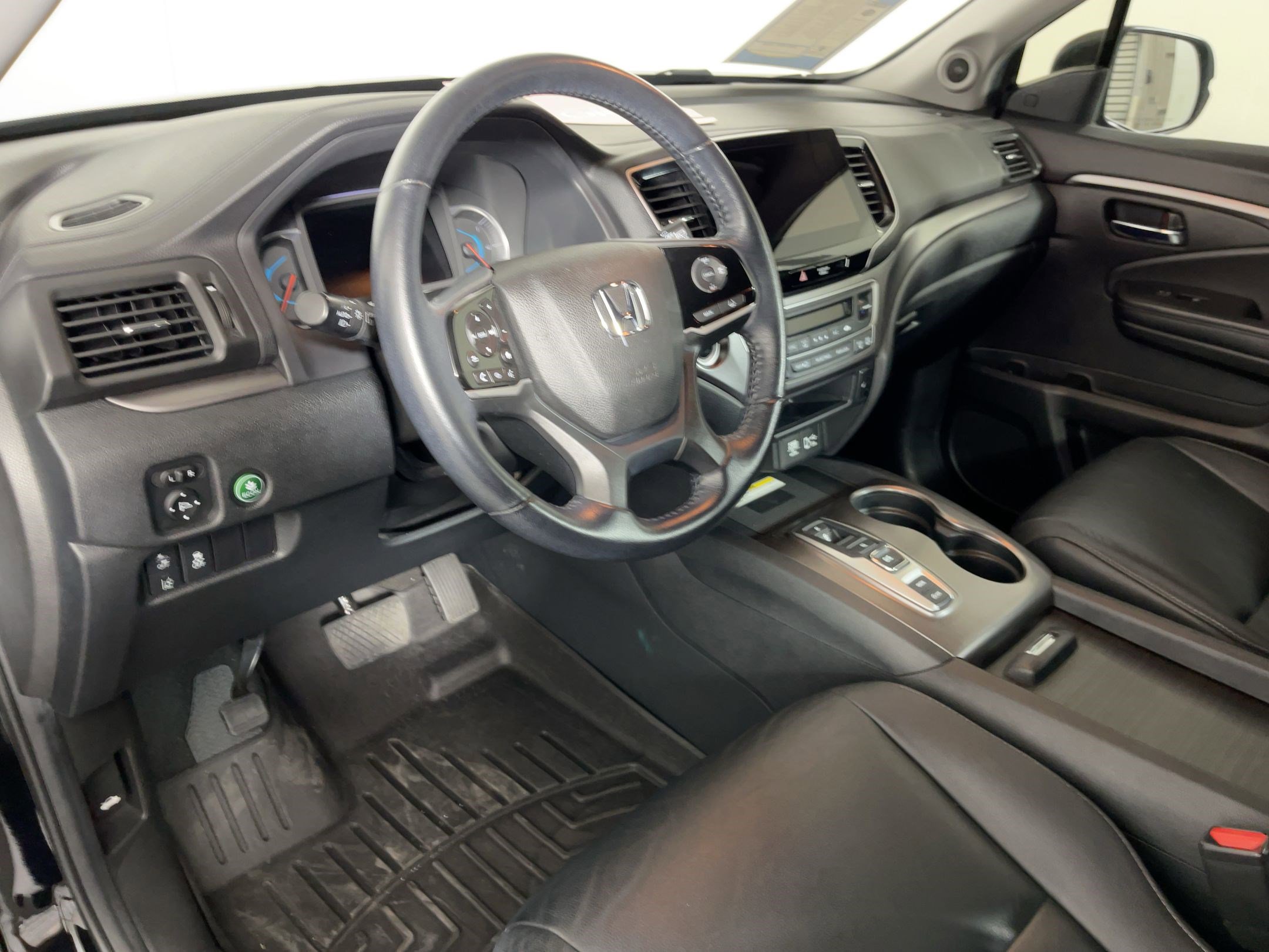 2021 Honda Pilot Special Edition photo 2