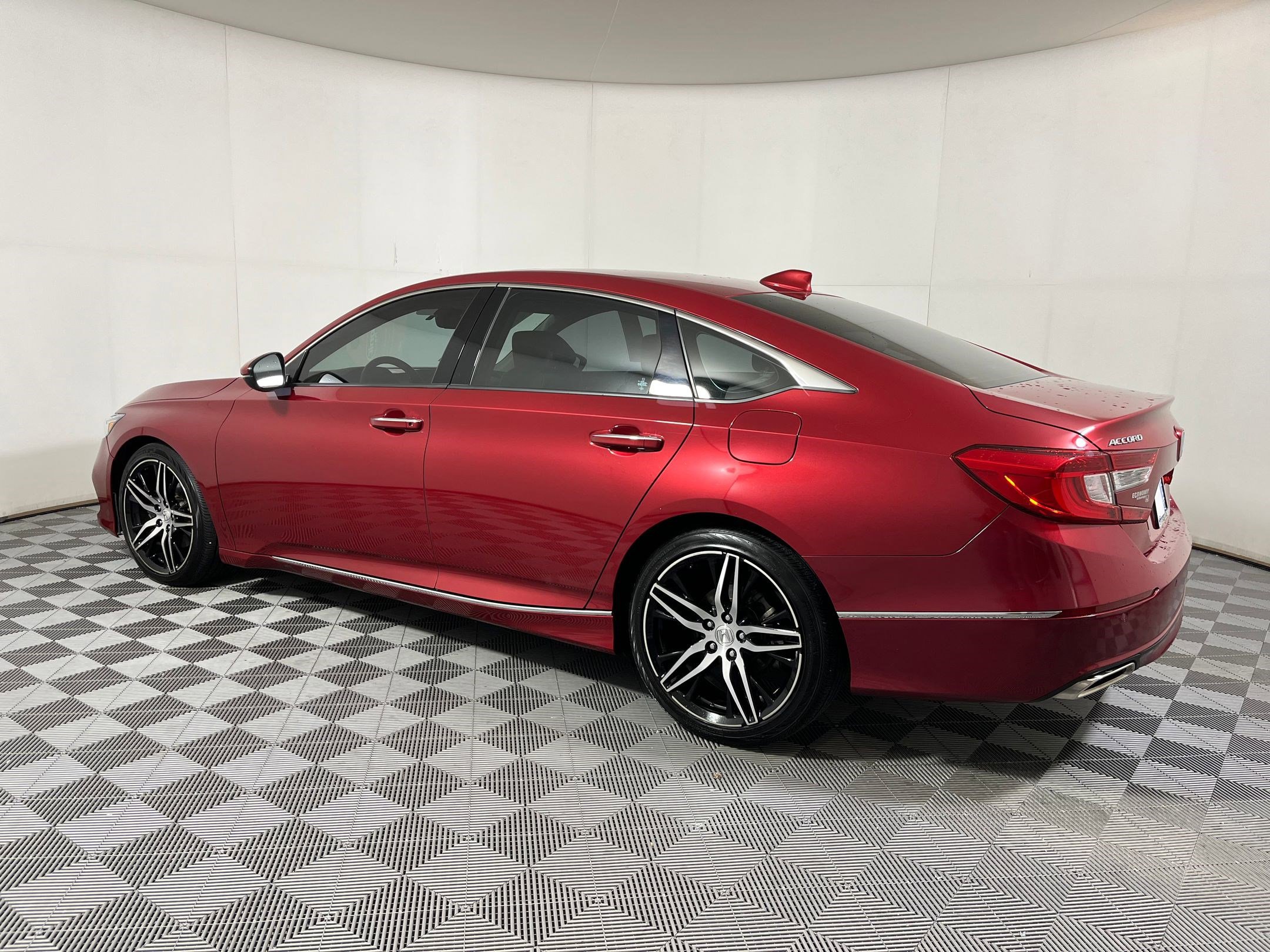 2021 Honda Accord Touring photo 2