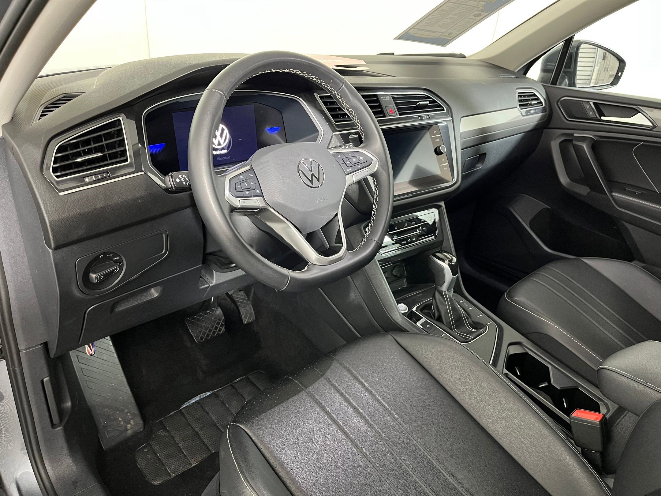 2024 Volkswagen Tiguan SE Wolfsburg Edition photo 2