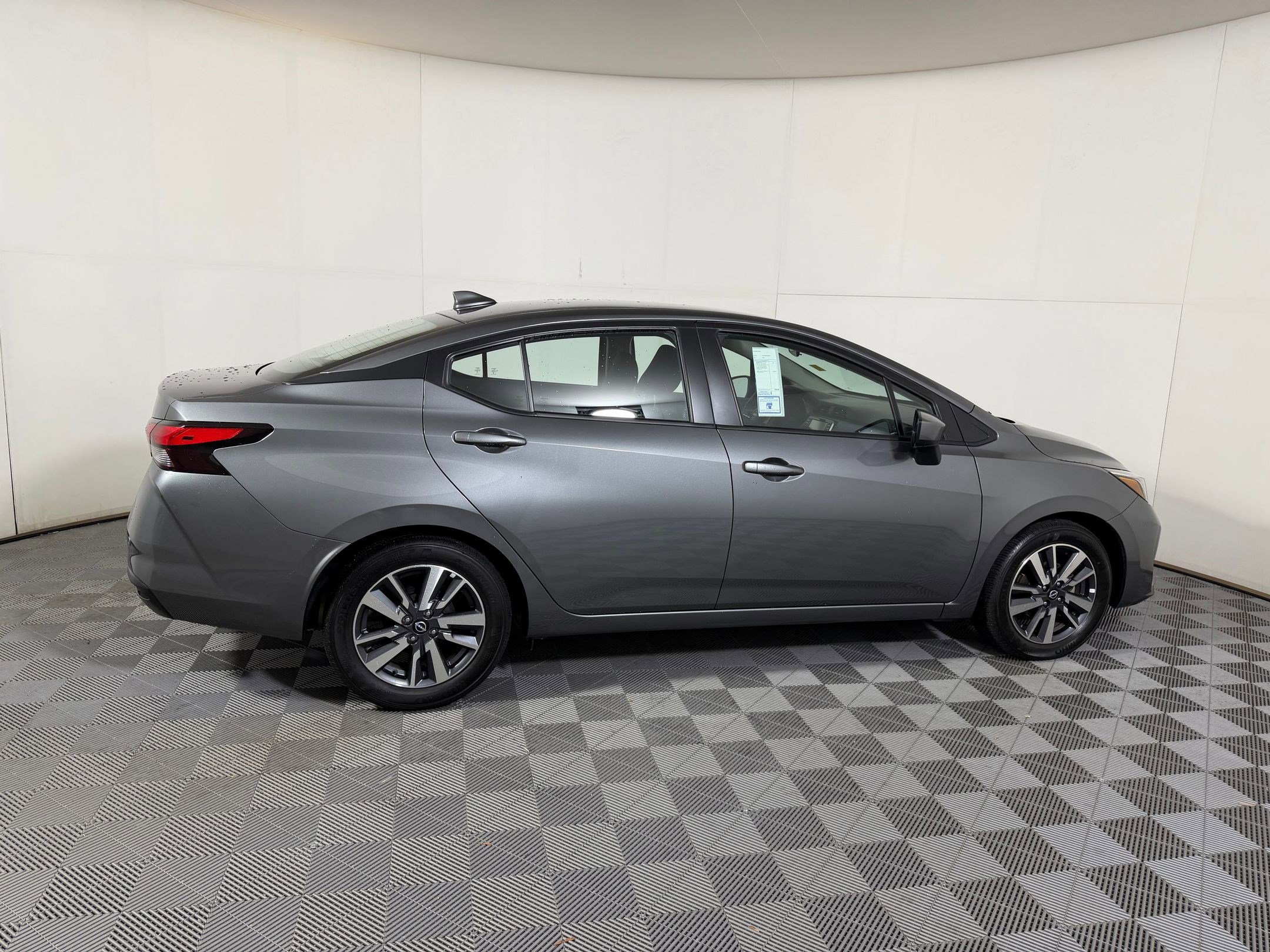 Versa SV Sedan