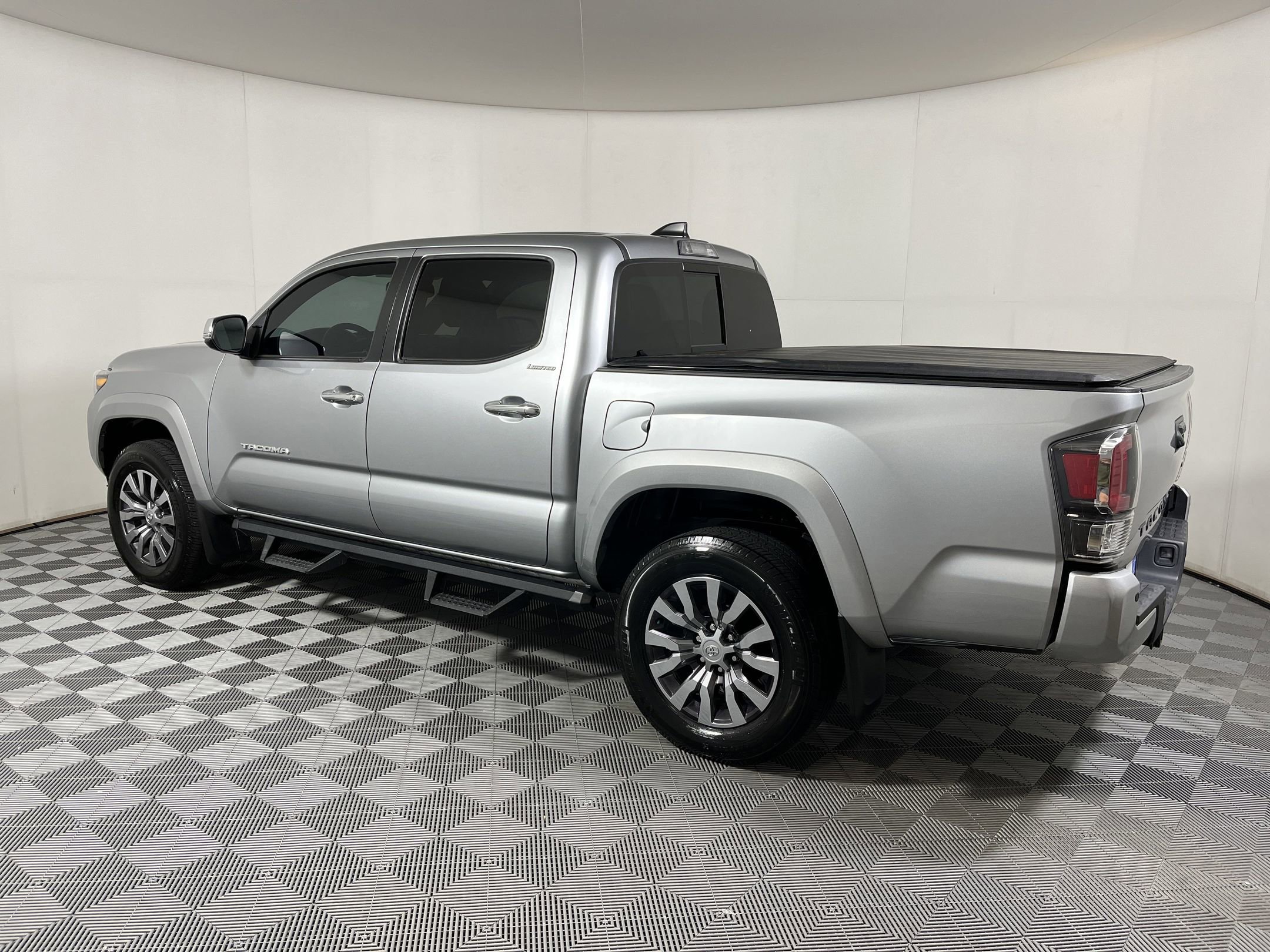 2023 Toyota Tacoma Limited photo 4