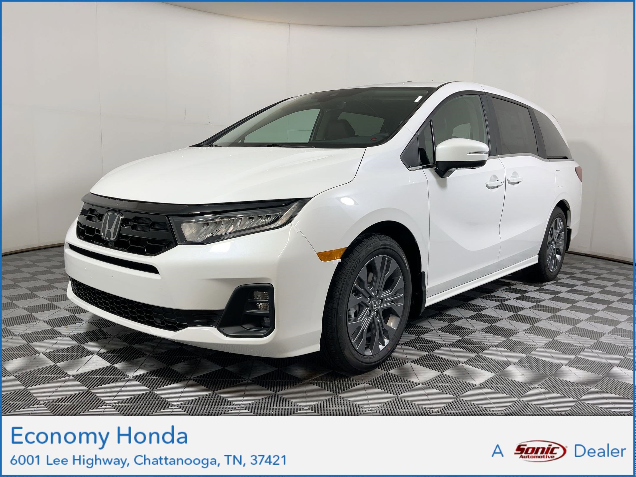 2026 Honda Odyssey Touring's photo