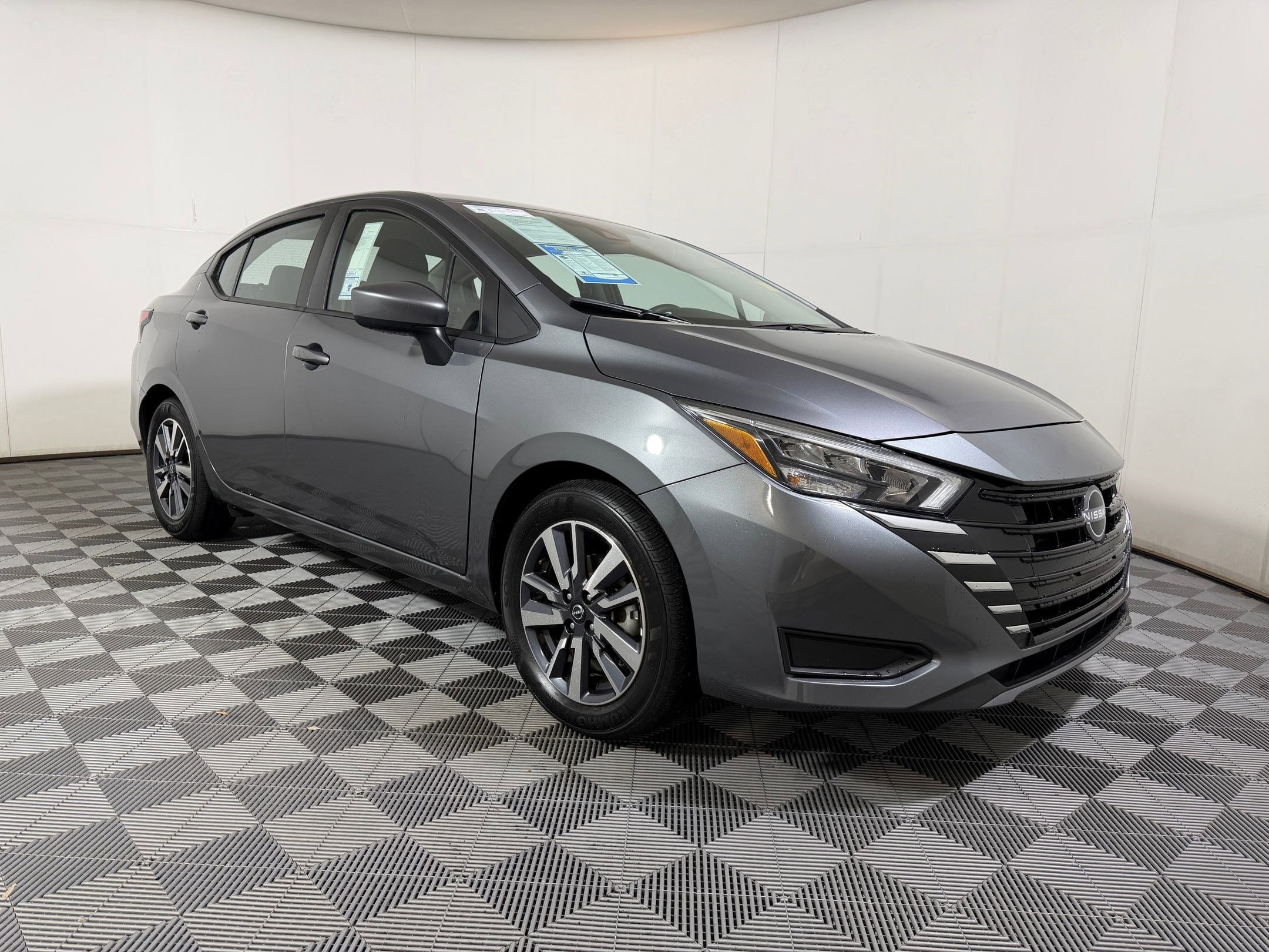 Versa SV Sedan