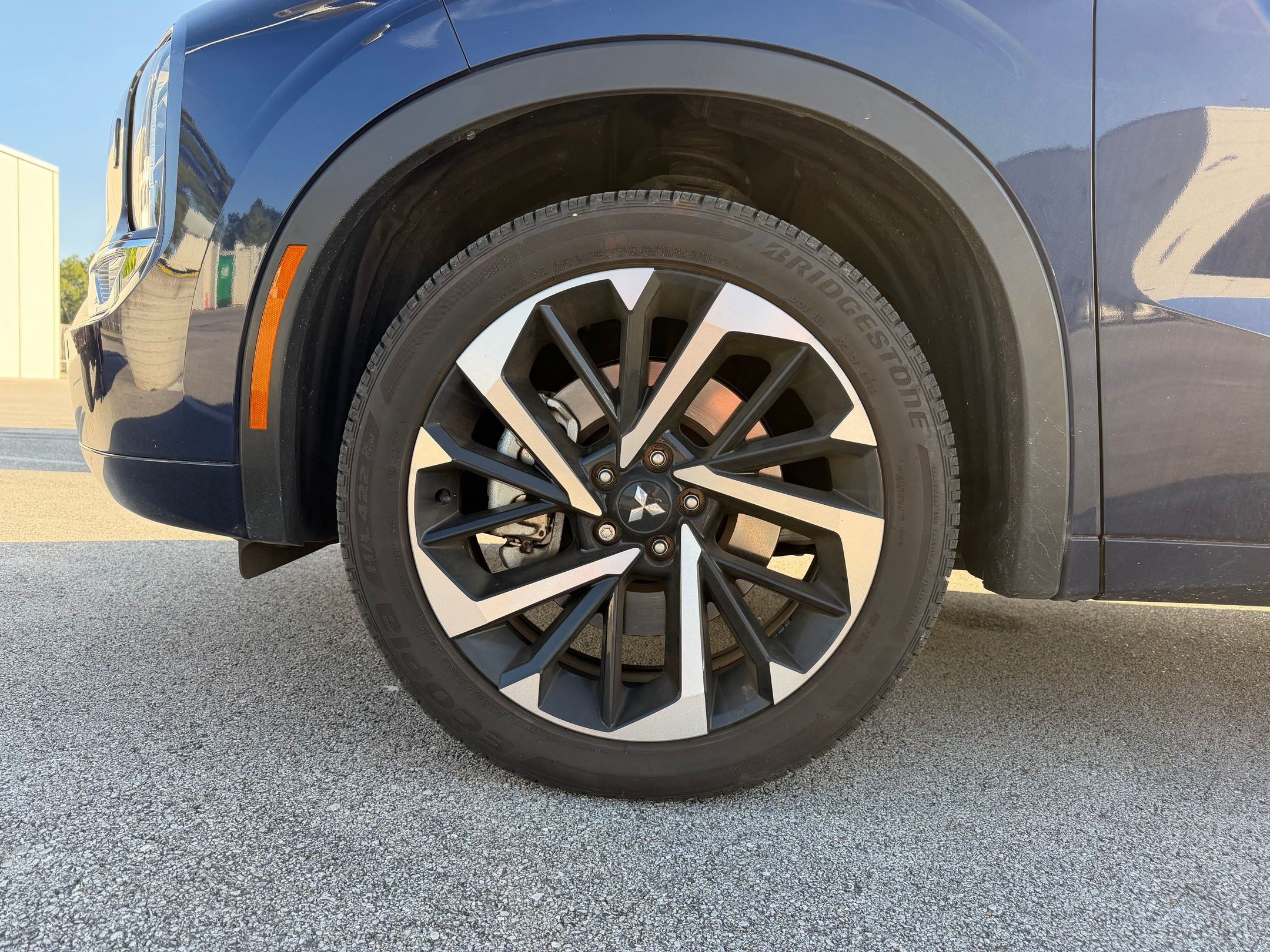 Outlander SEL SUV