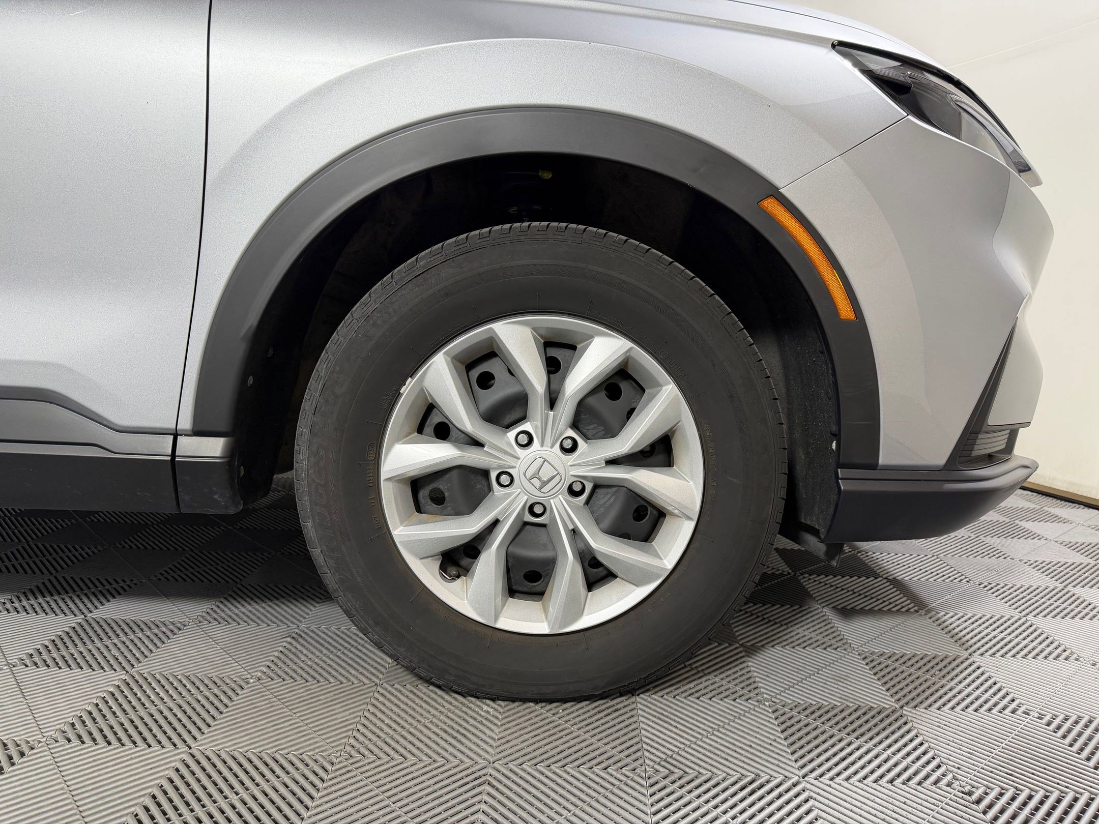 2025 Honda CR-V LX - Photo 9