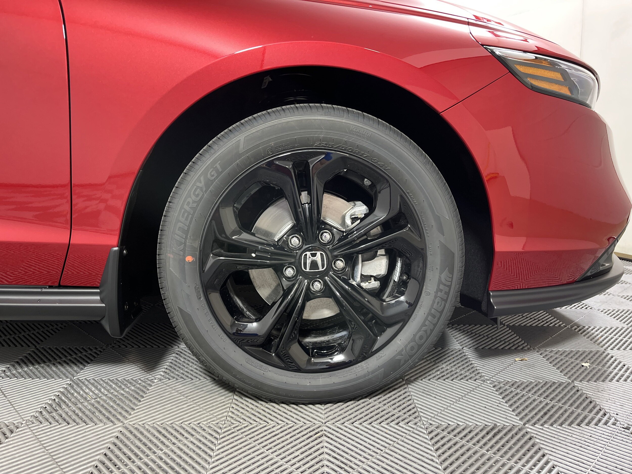 2025 Honda Accord SE photo 2