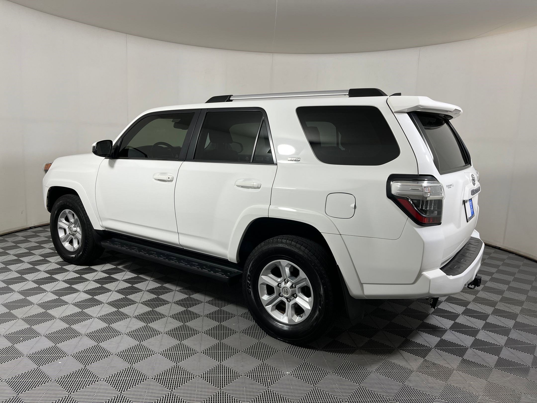 2021 Toyota 4Runner SR5 photo 4