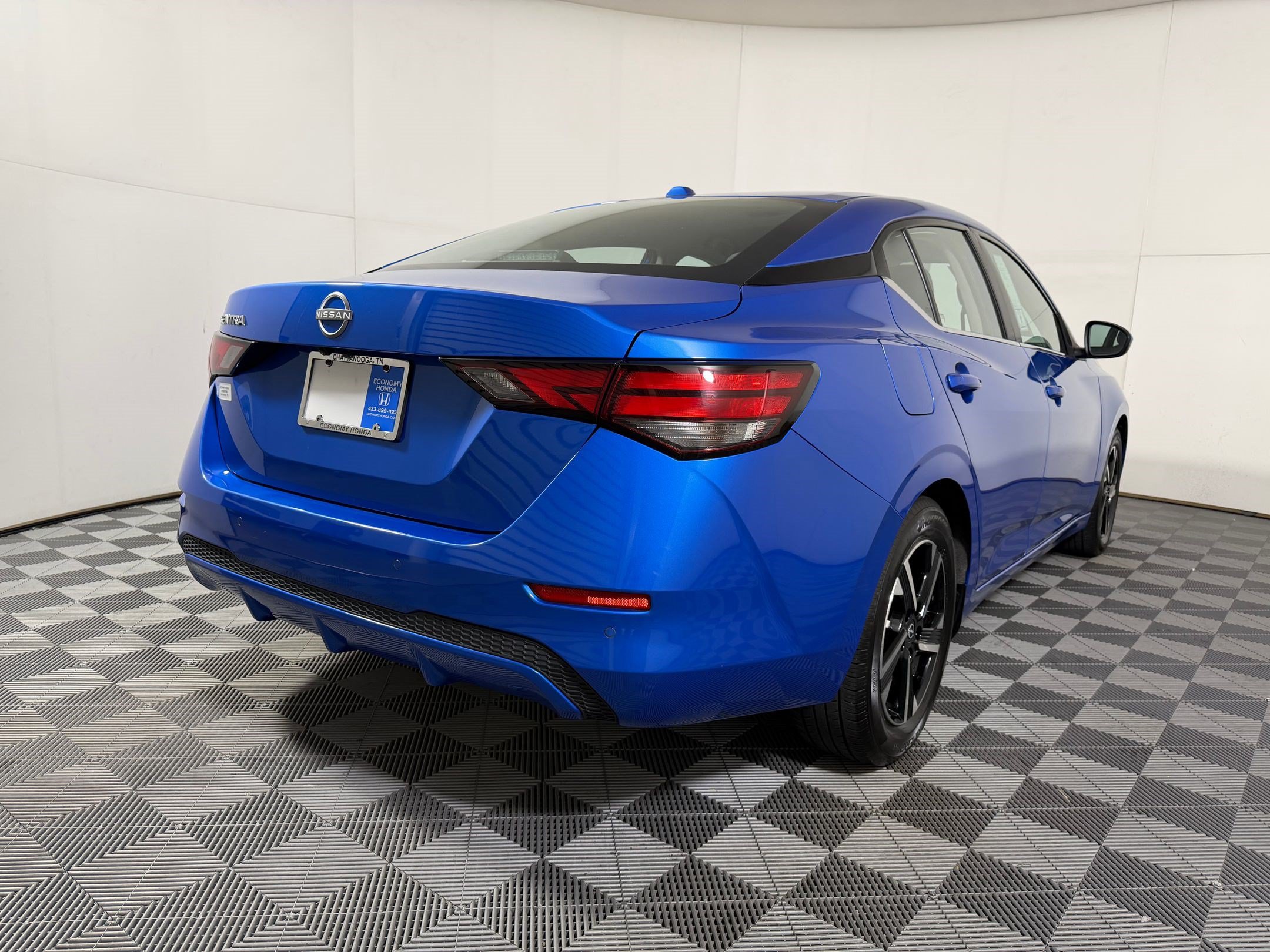 2025 Nissan Sentra SV - Photo 8