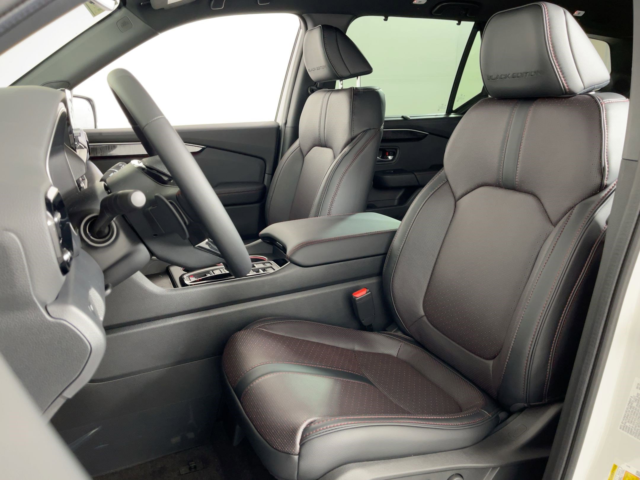 2025 Honda Pilot Black Edition photo 2