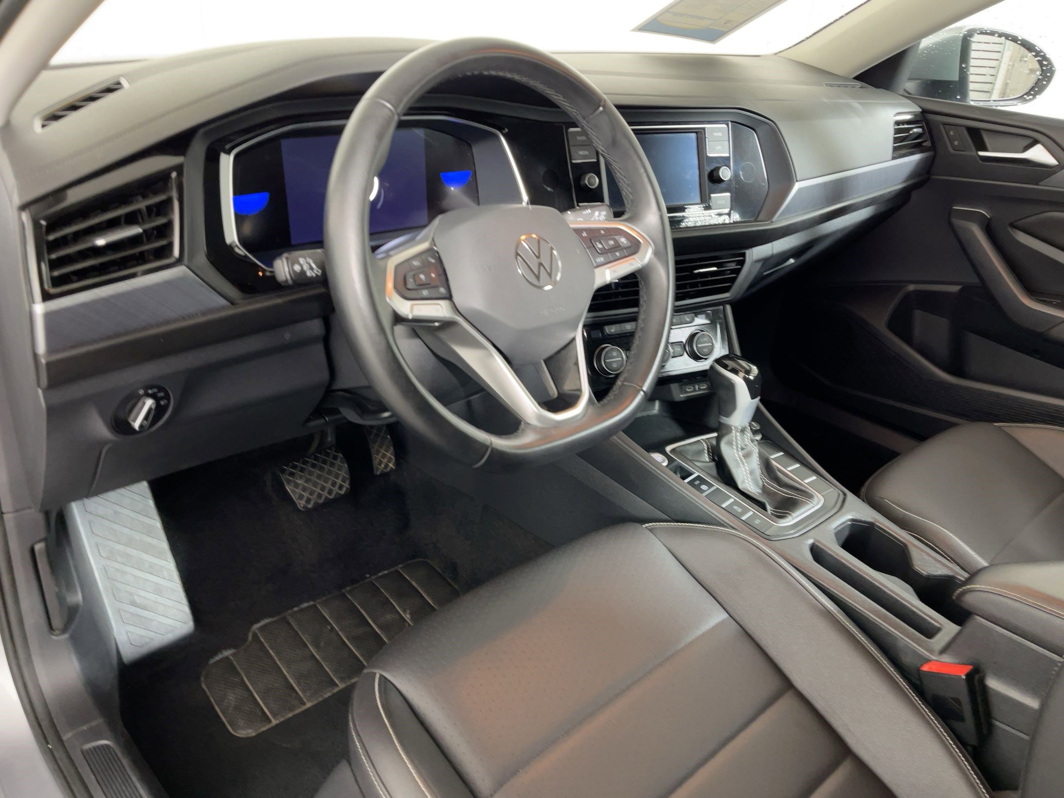 2024 Volkswagen Jetta SE photo 3