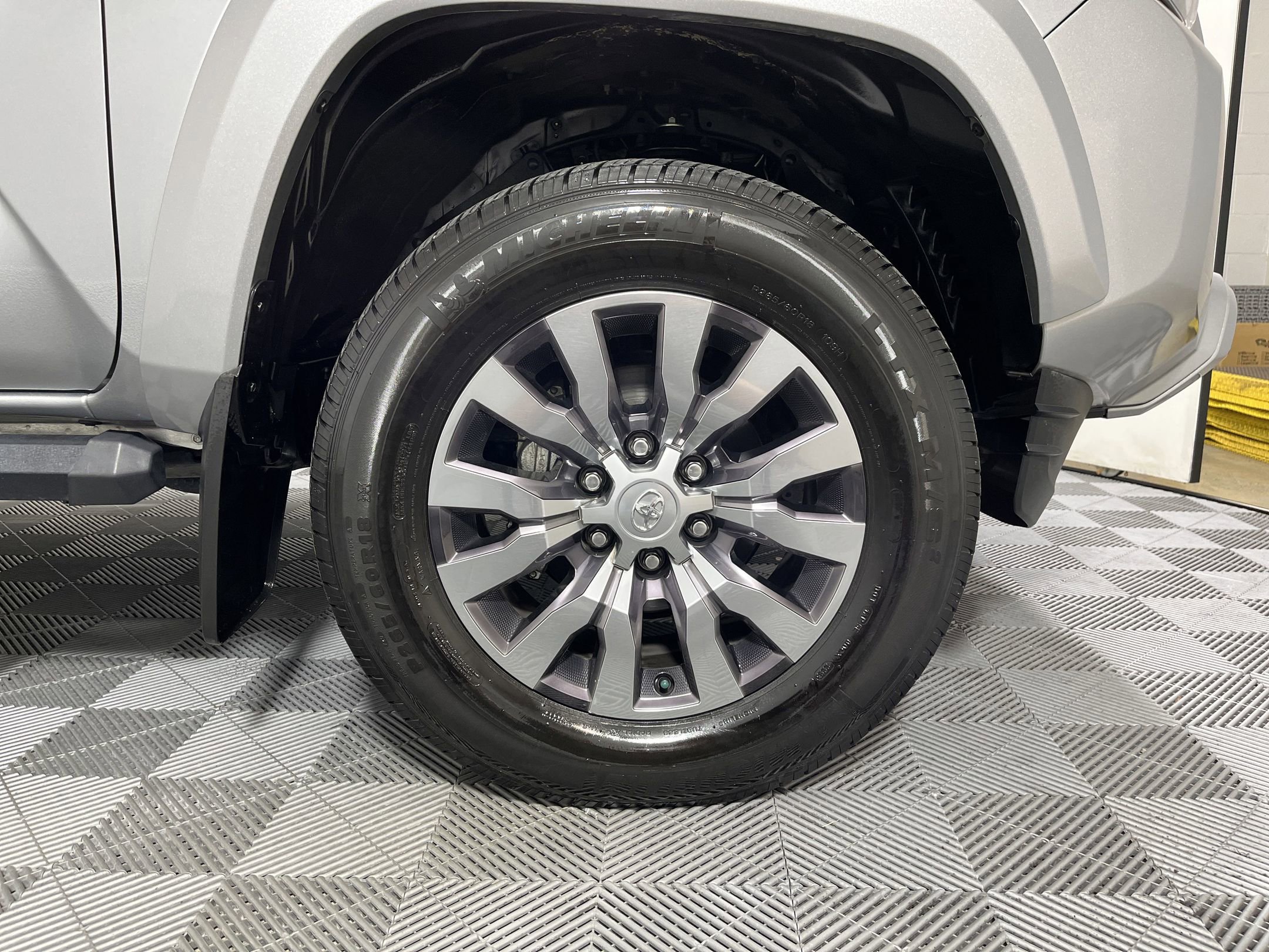 2023 Toyota Tacoma Limited photo 2