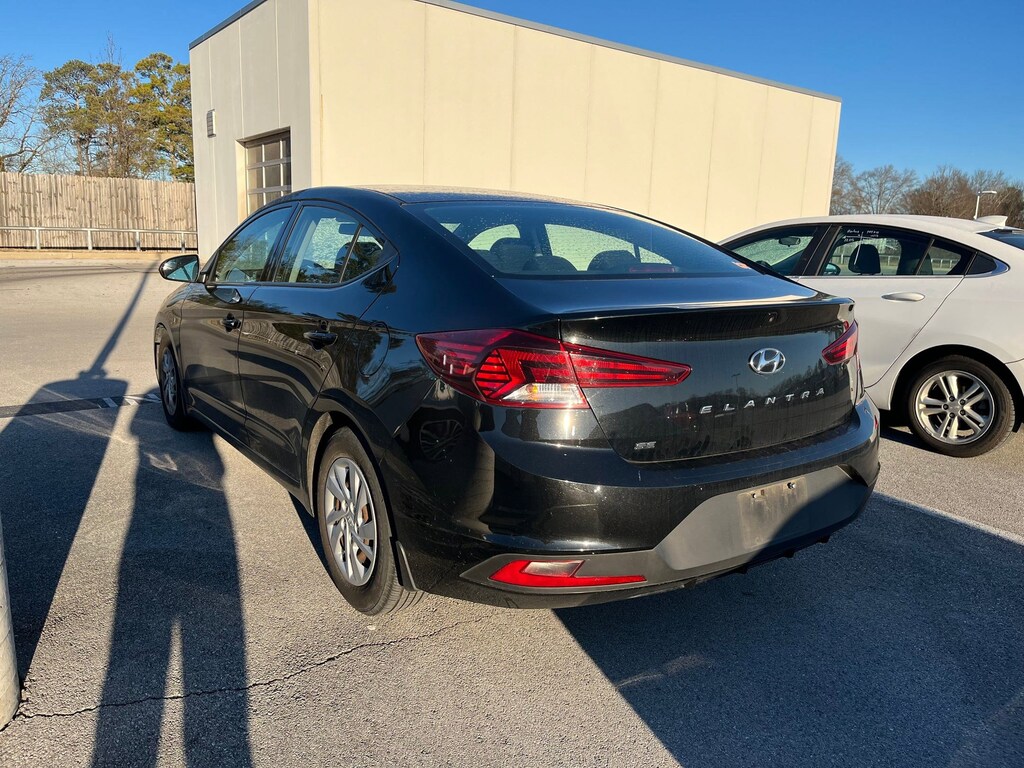 Used 2020 Hyundai Elantra SE Sedan