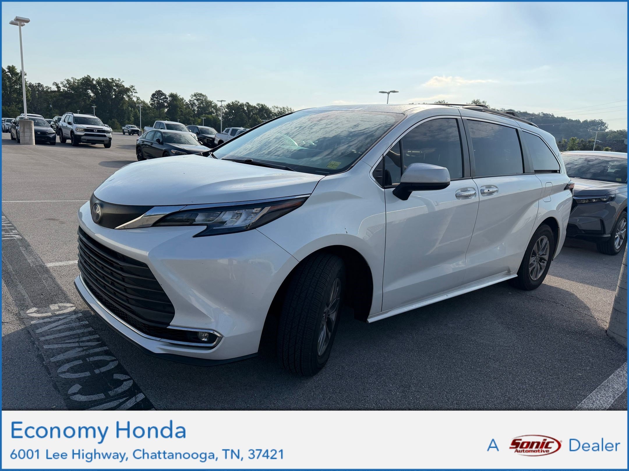 2023 Toyota Sienna's photo