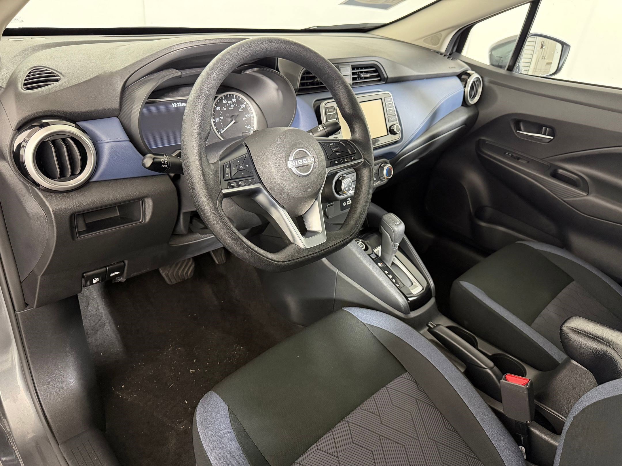 Versa SV Sedan