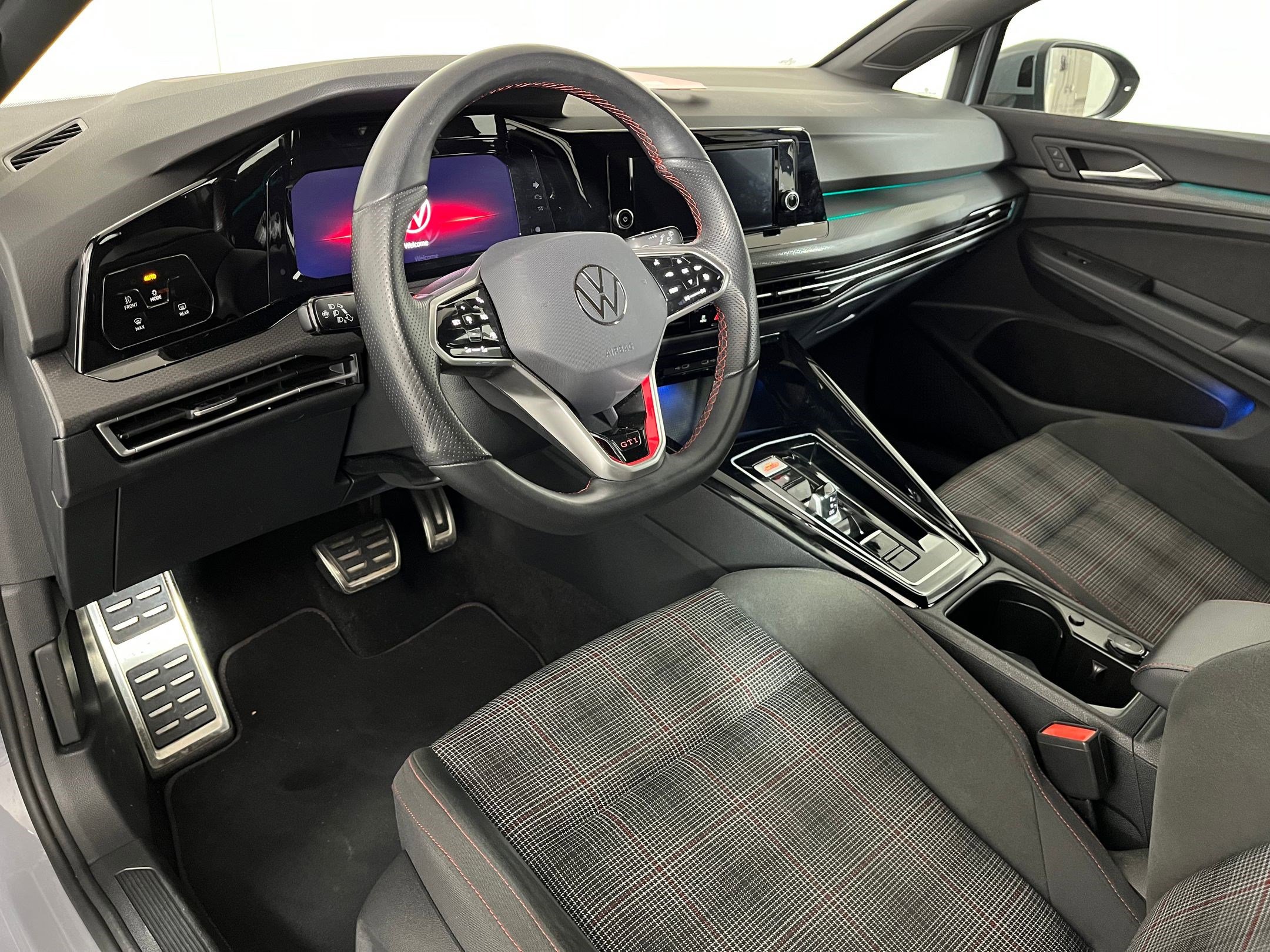 2024 Volkswagen Golf GTI S photo 2