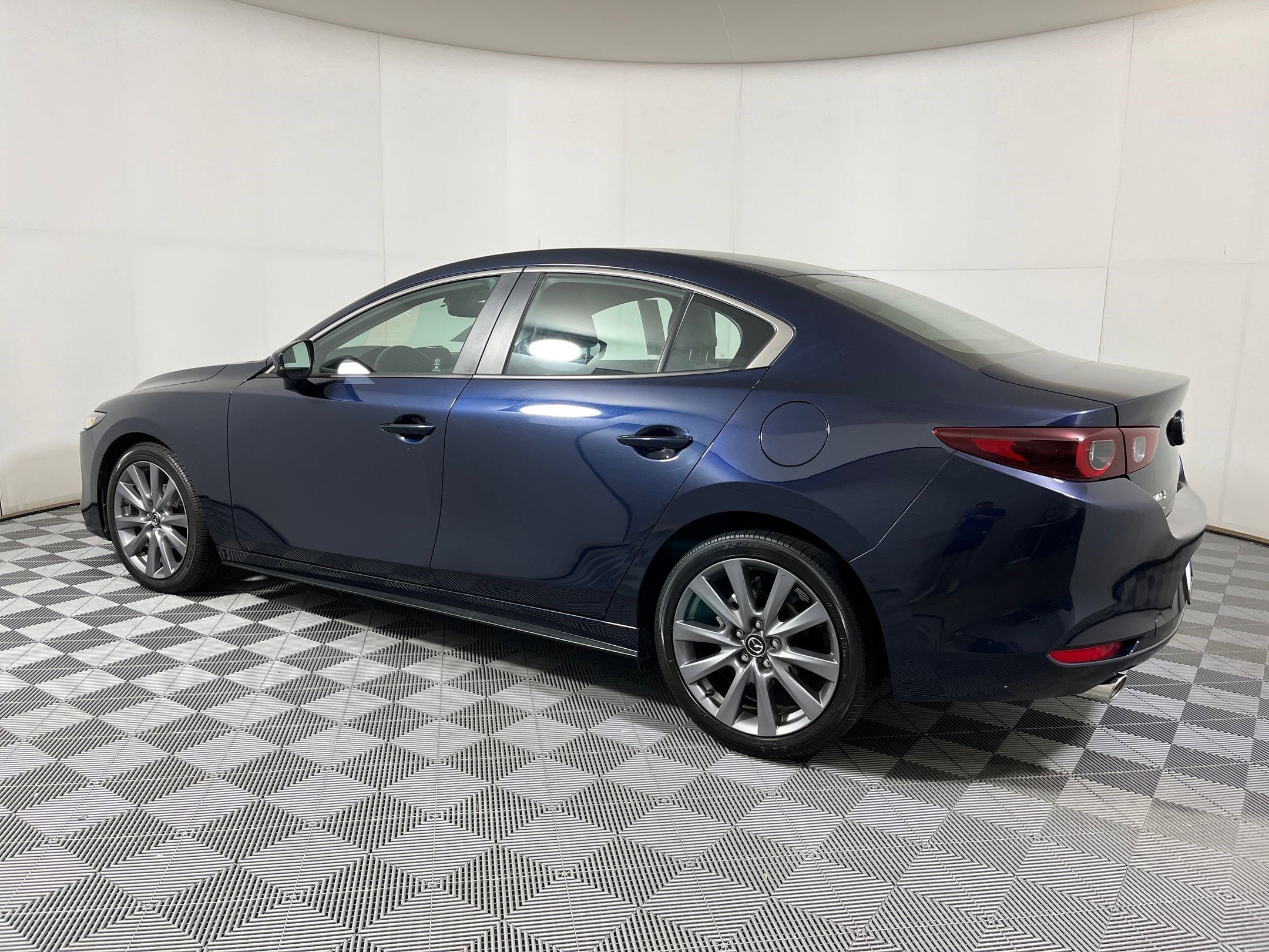 2024 Mazda Mazda3 Sedan 2.5 s Preferred photo 2
