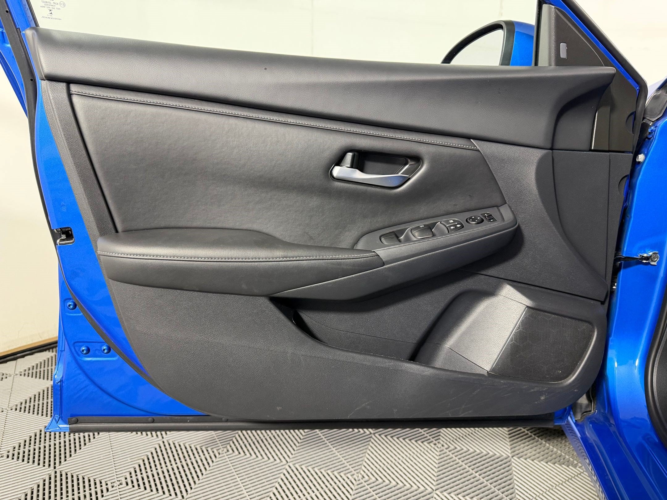 2025 Nissan Sentra SV - Photo 12