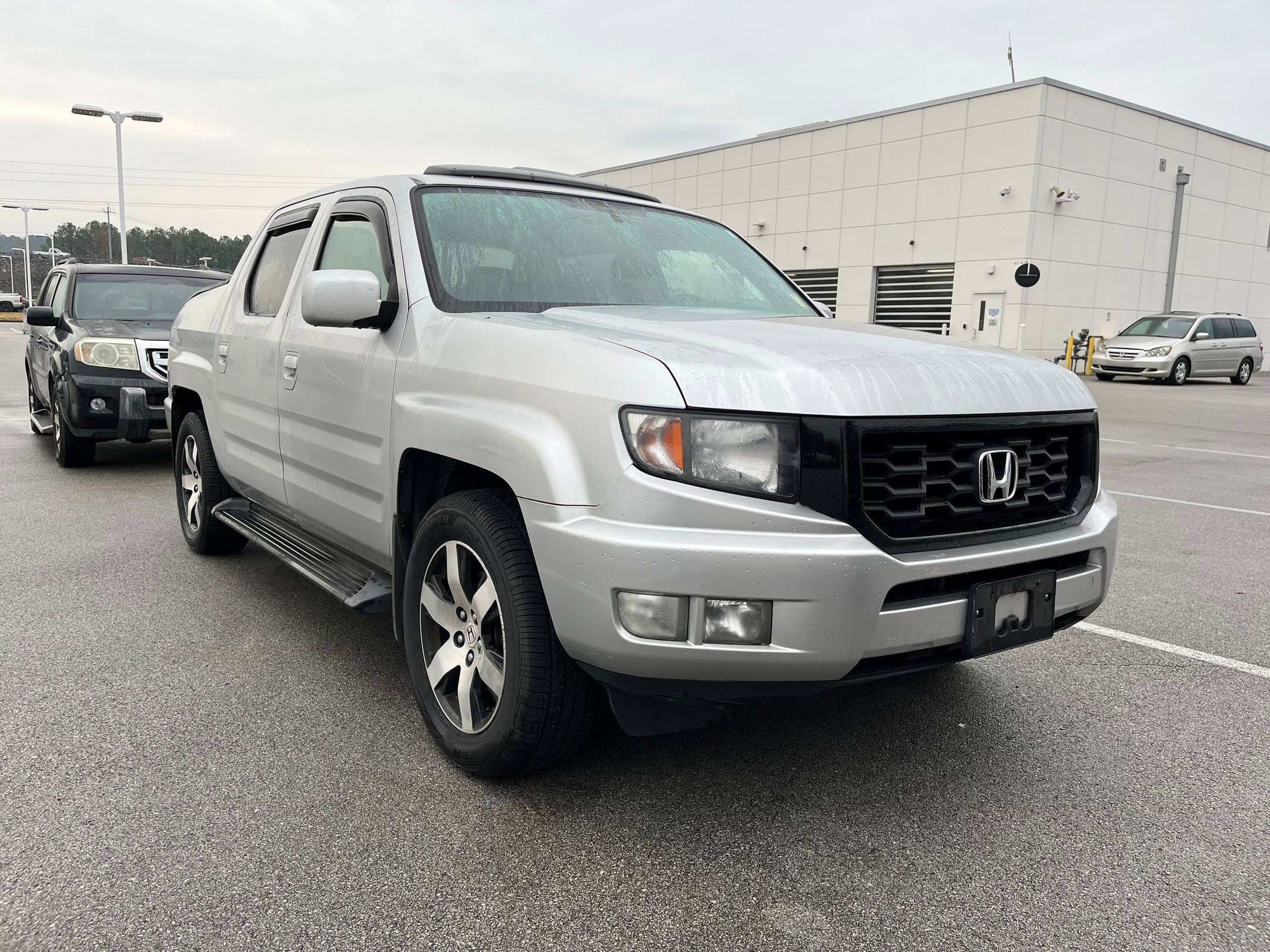 2014 Honda Ridgeline SE photo 3