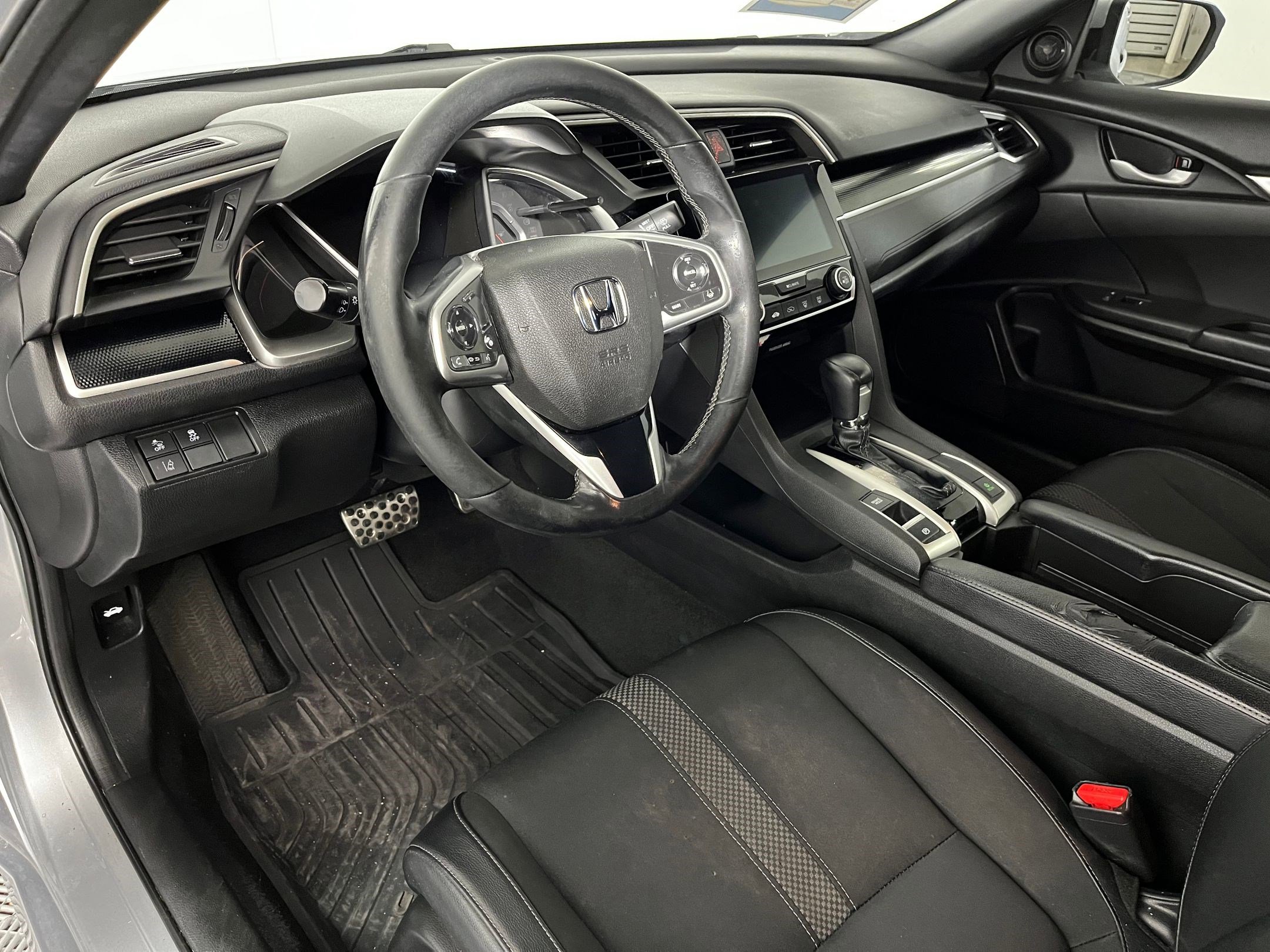 2021 Honda Civic Sport photo 2