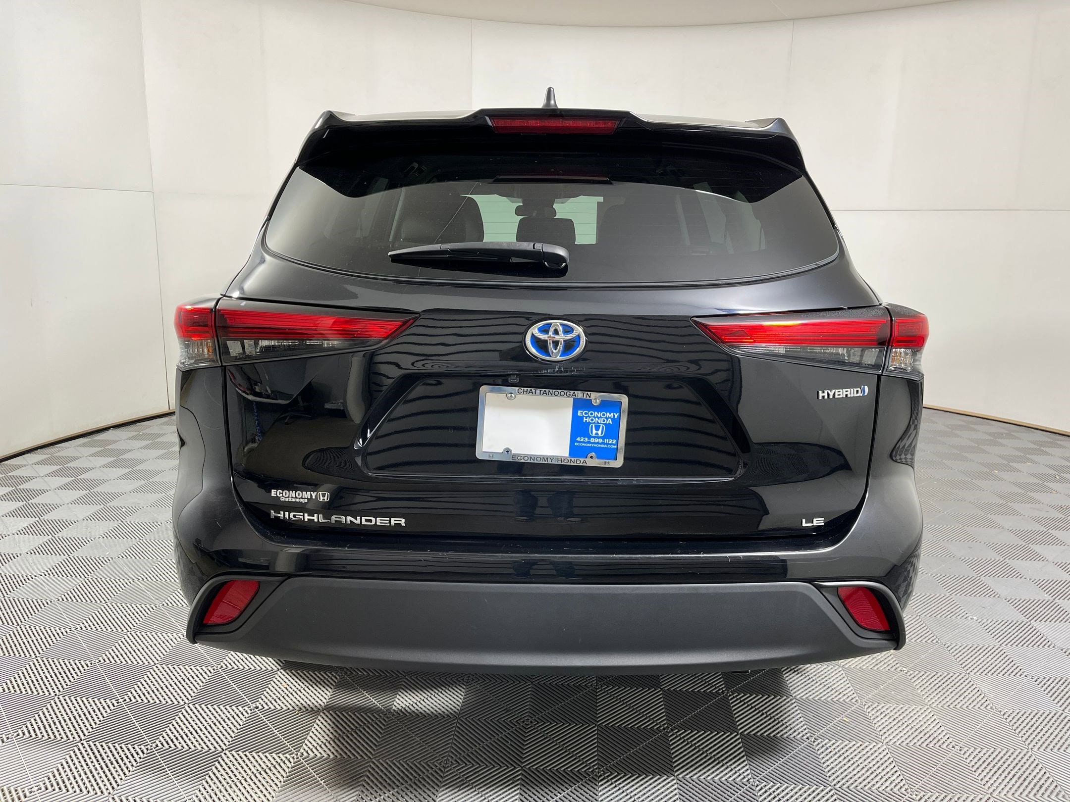 Image of 2023 Toyota Highlander Hybrid LE SUV