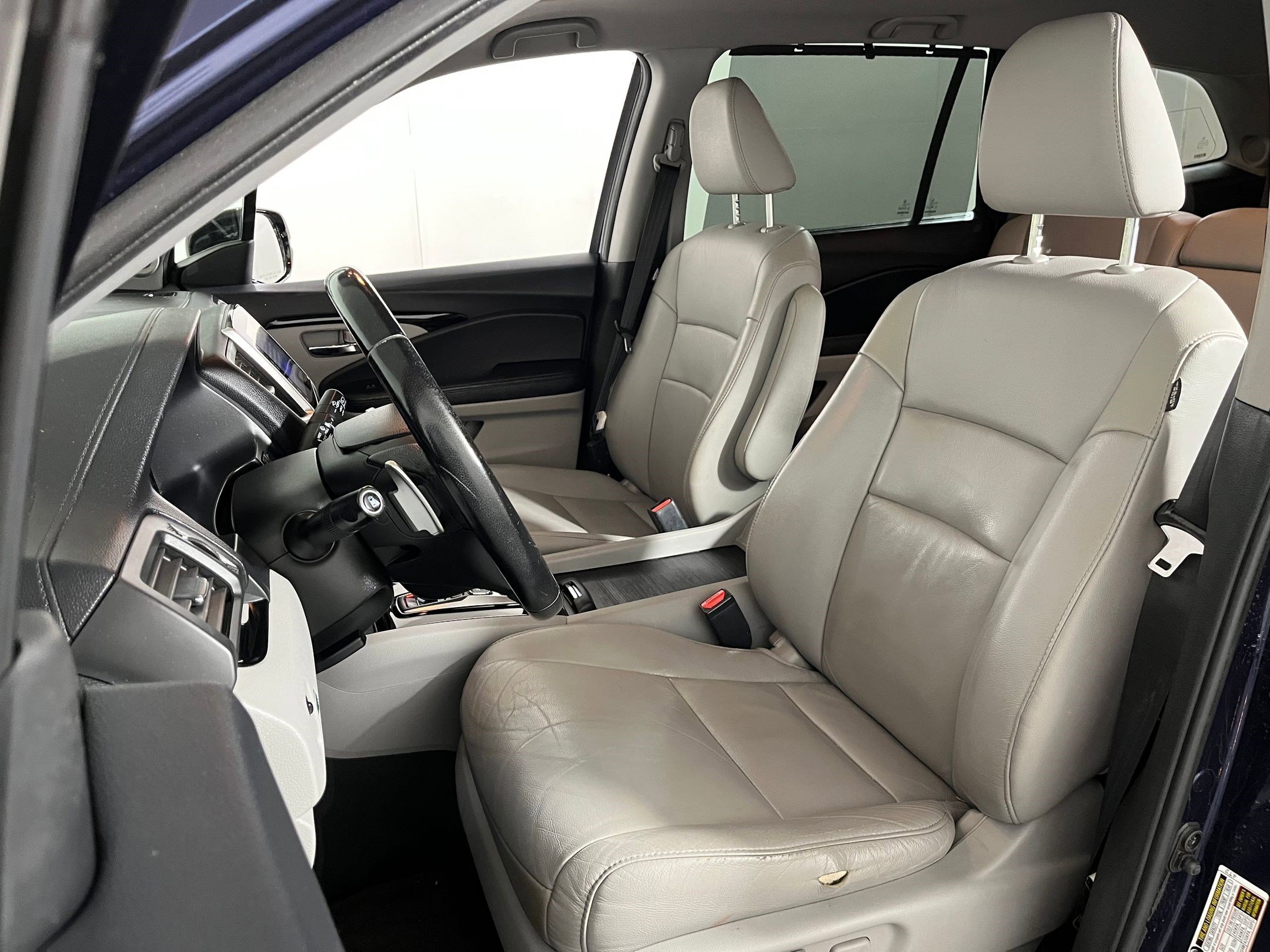 2016 Honda Pilot Touring photo 4