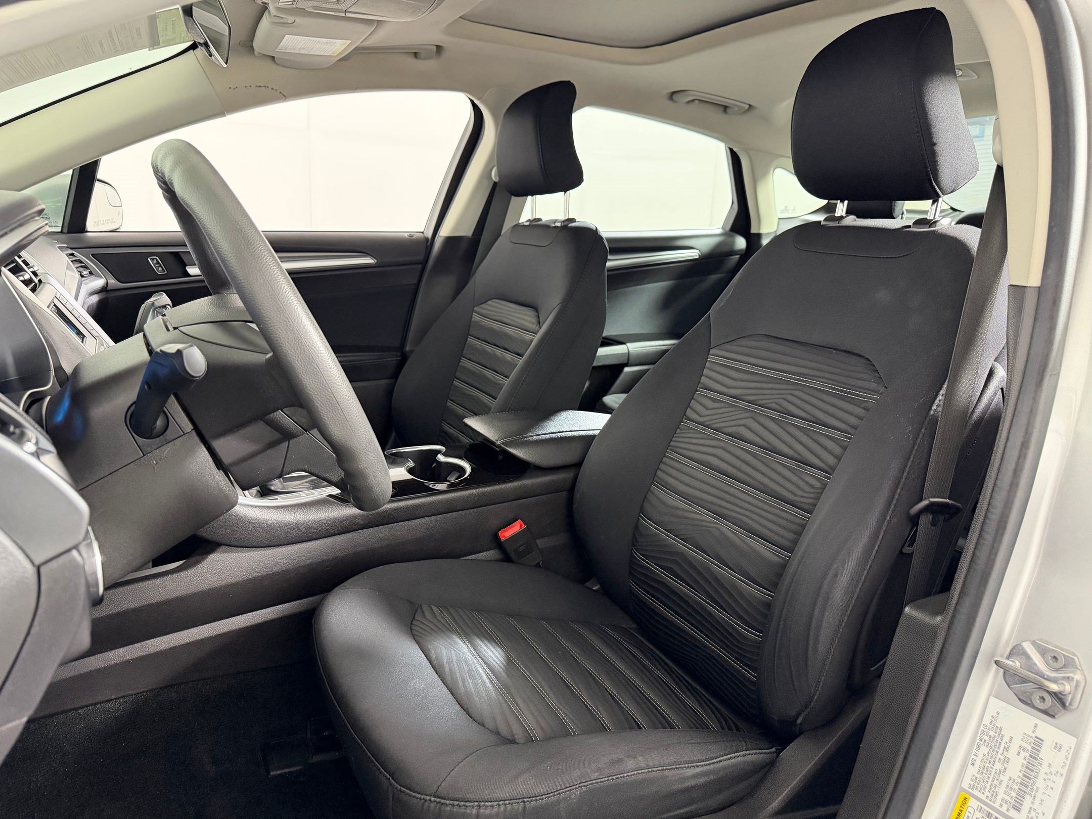 Fusion SE Sedan