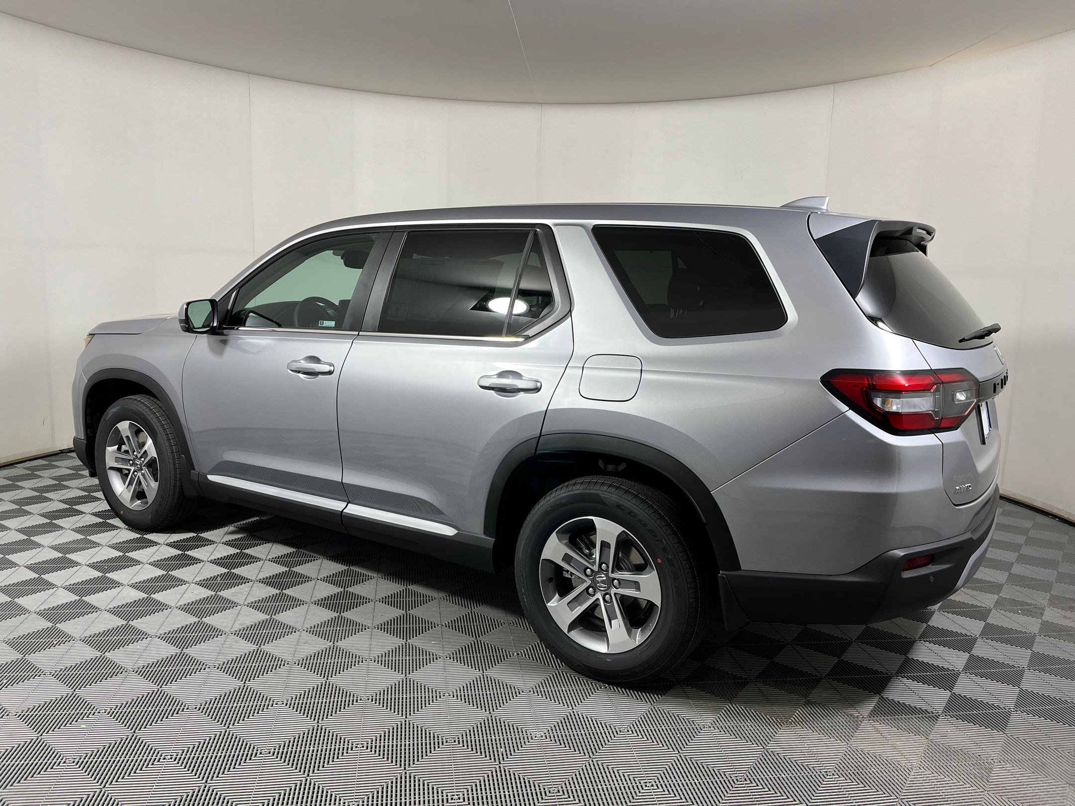 2025 Honda Pilot EX-L photo 2