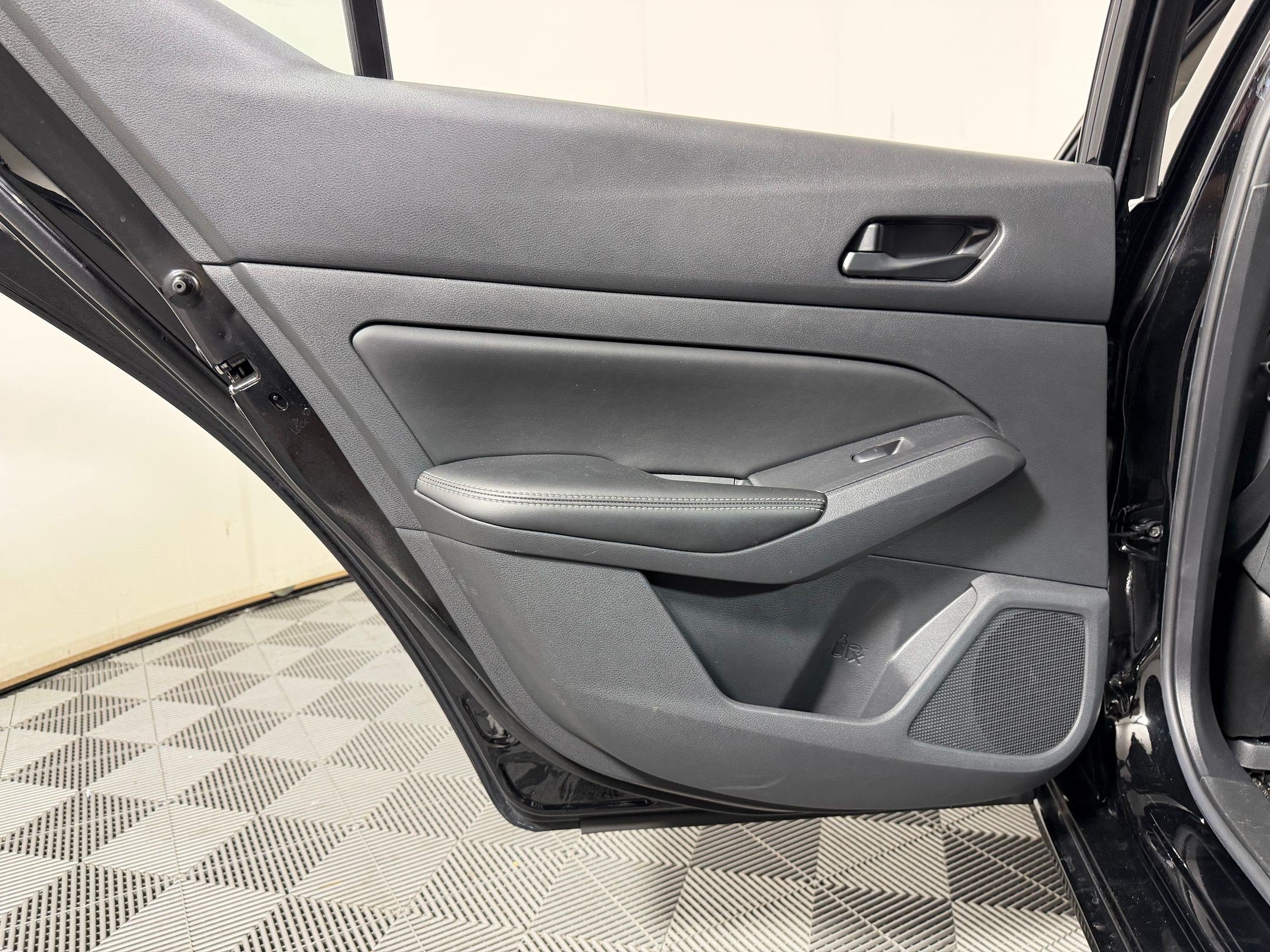 2025 Nissan Altima SV - Photo 24
