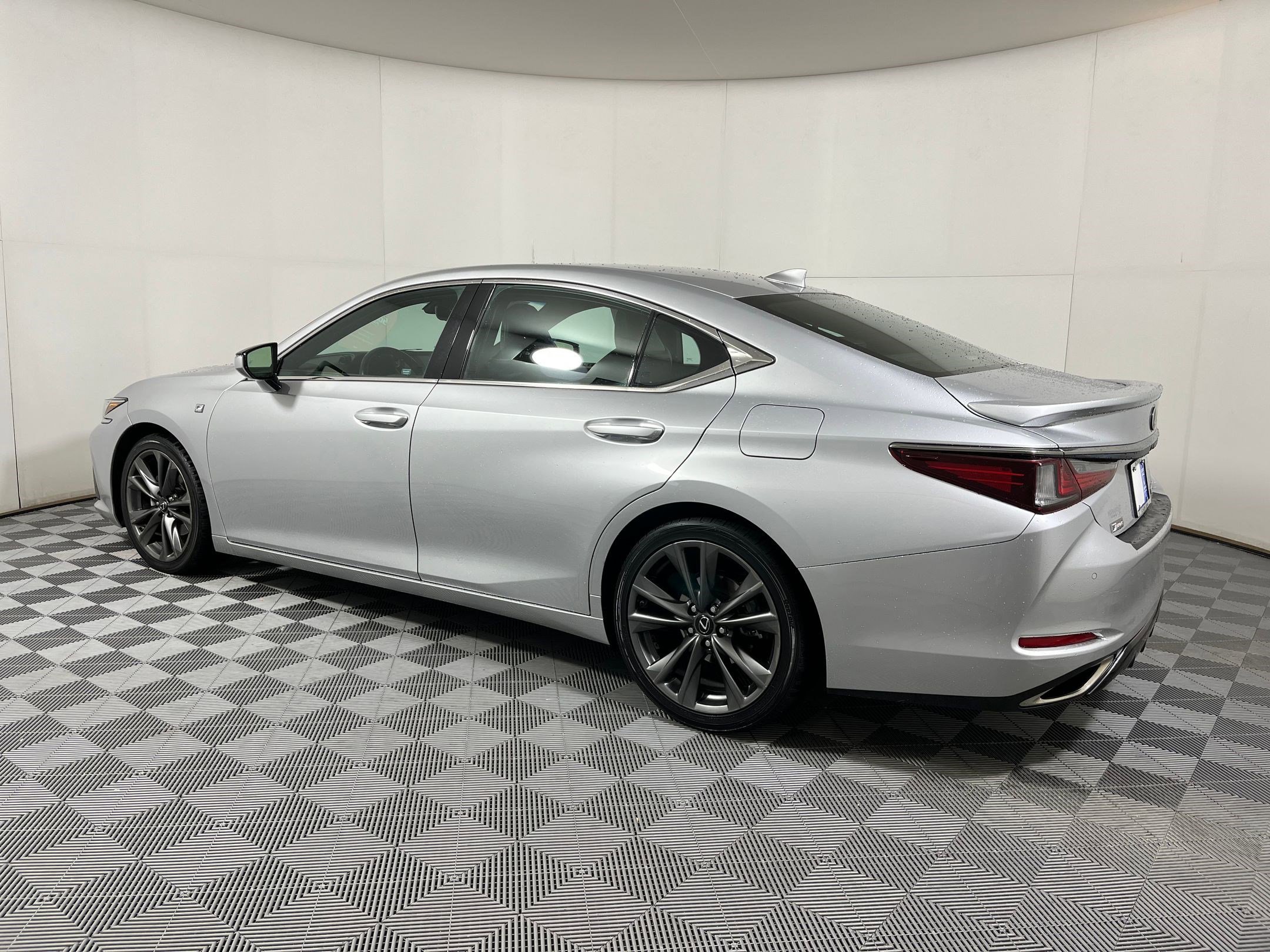 2021 Lexus ES 350 F SPORT photo 2